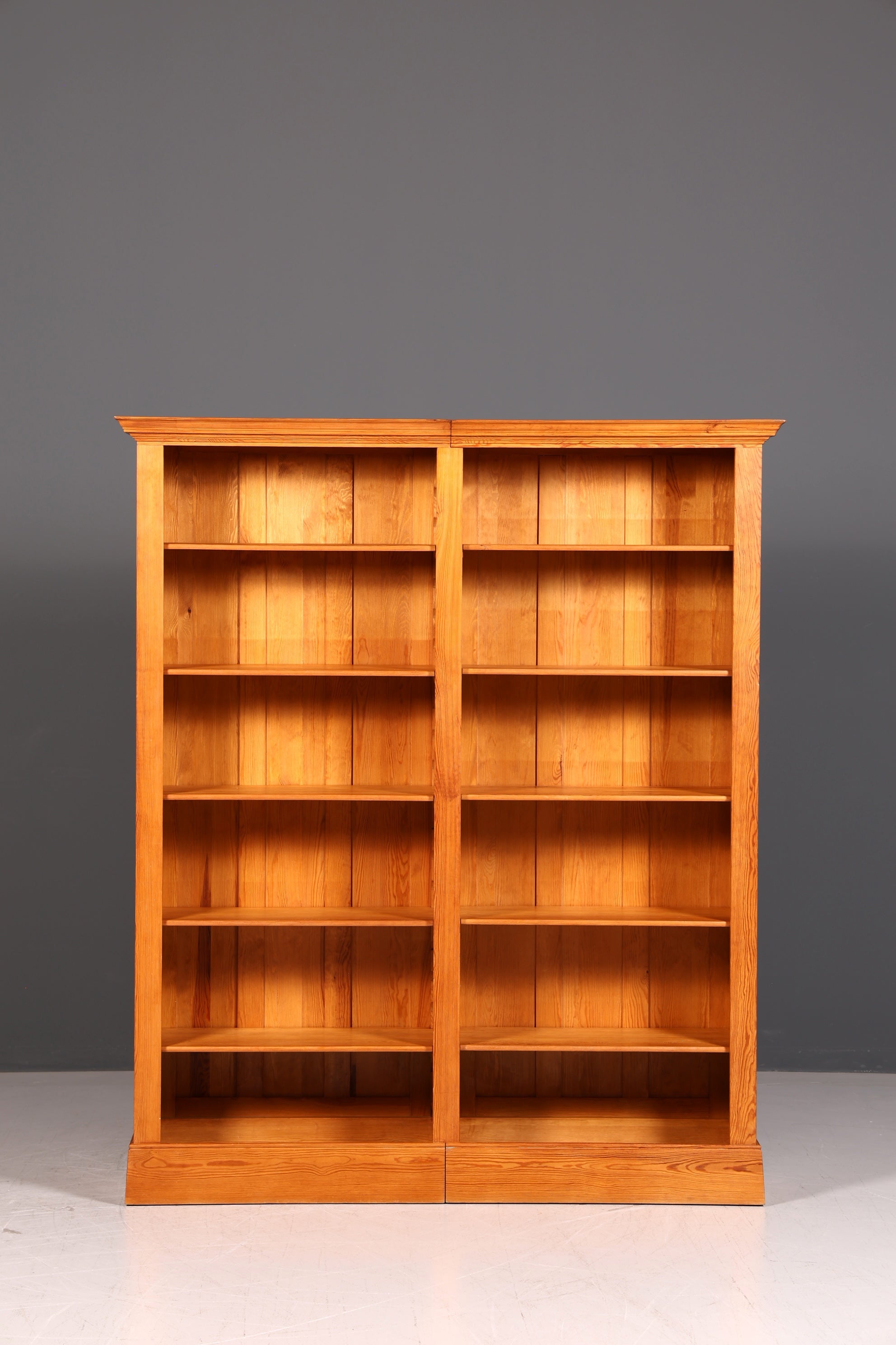 Wunderschönes XXL Bücherregal Massivholz Regal Landhaus Bibliothek Bücherschrank
