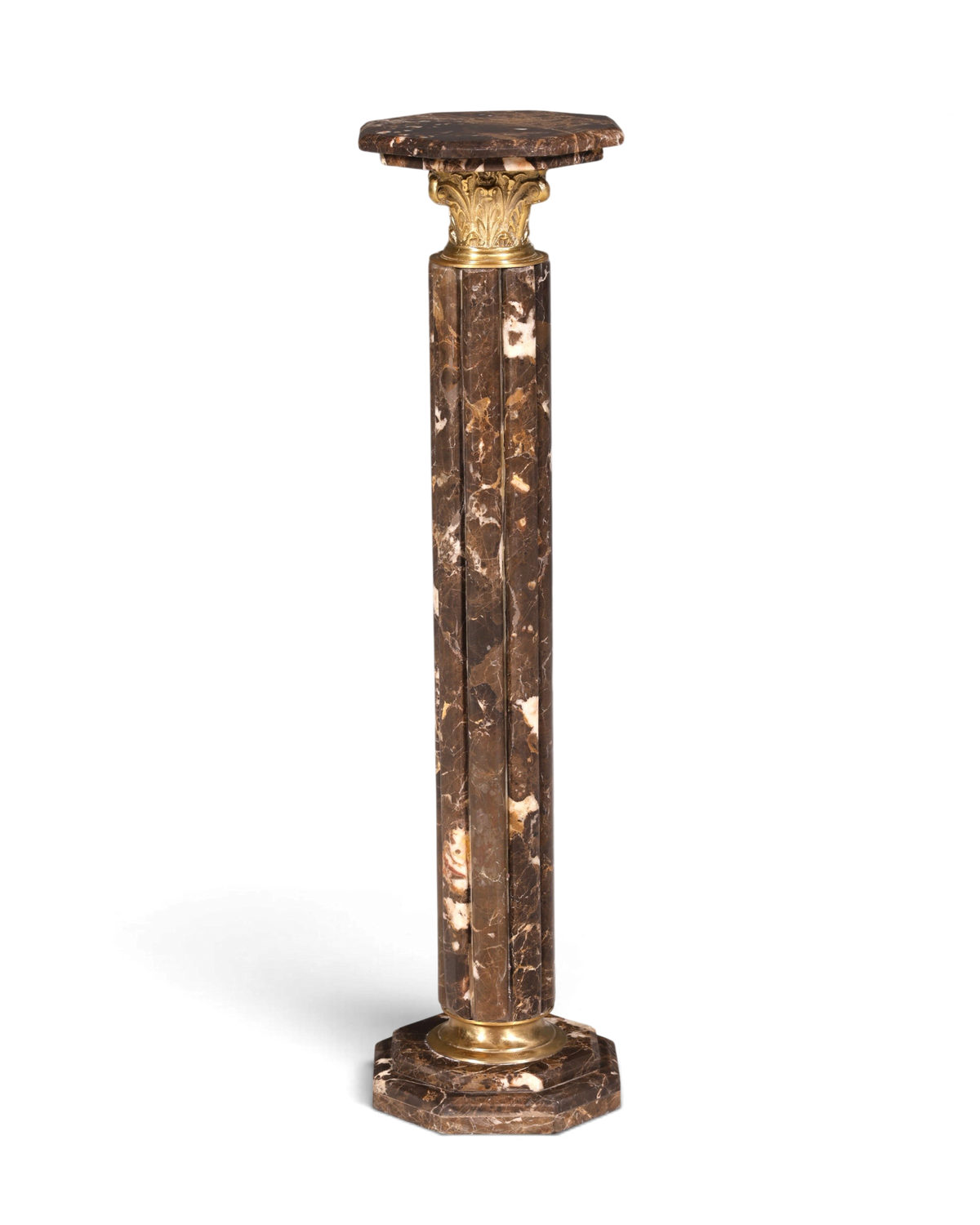 Hauptstadt Möblerei Barock Marmor Blumensäule im Louis XV Stil mit goldenen Akzenten und achteckiger Ablage