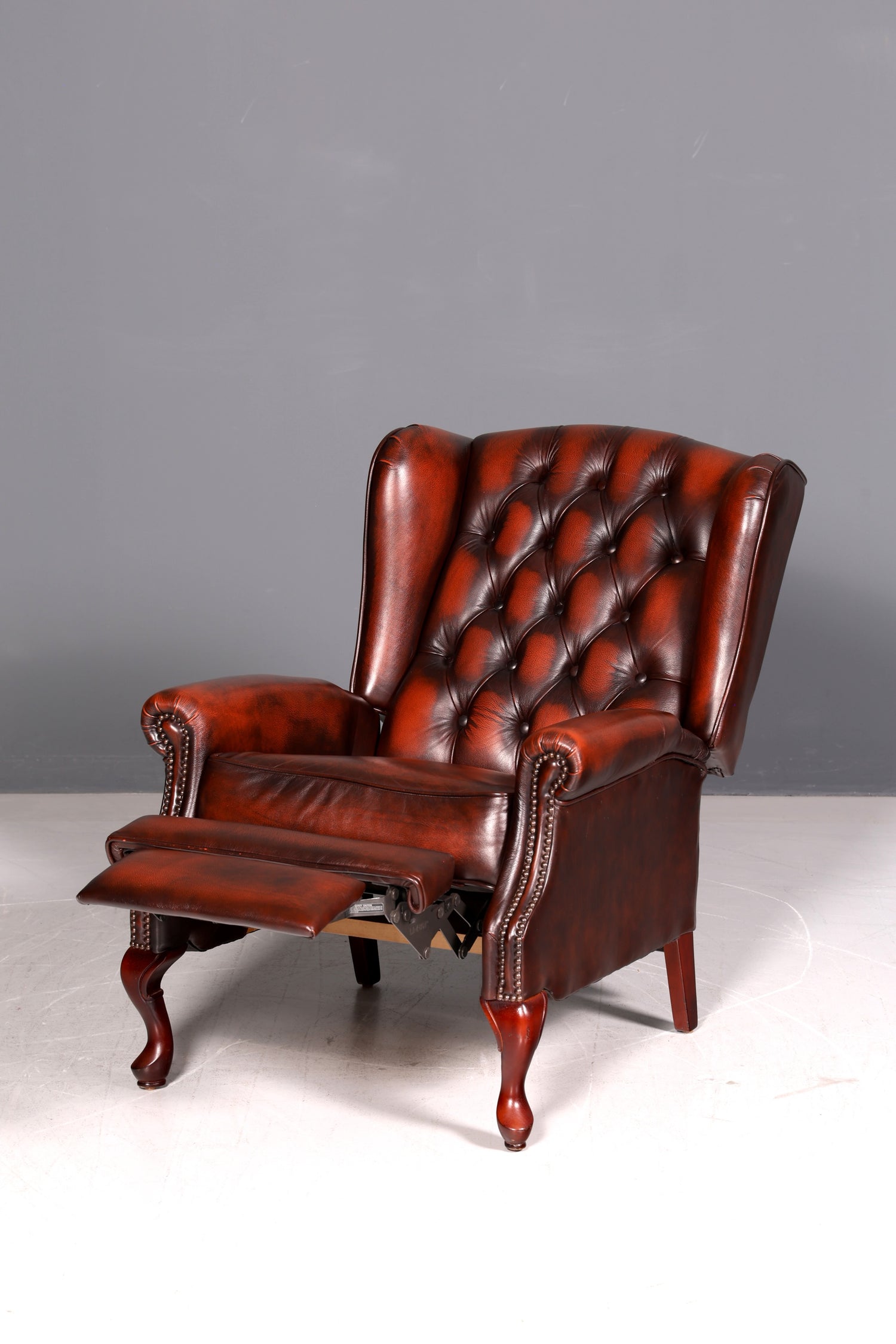 Stilvoller Original Chesterfield Queen Anne Ohrenbackensessel Englisch Echt Leder Herrensessel UK Armlehnsessel Lesesessel Vintage
