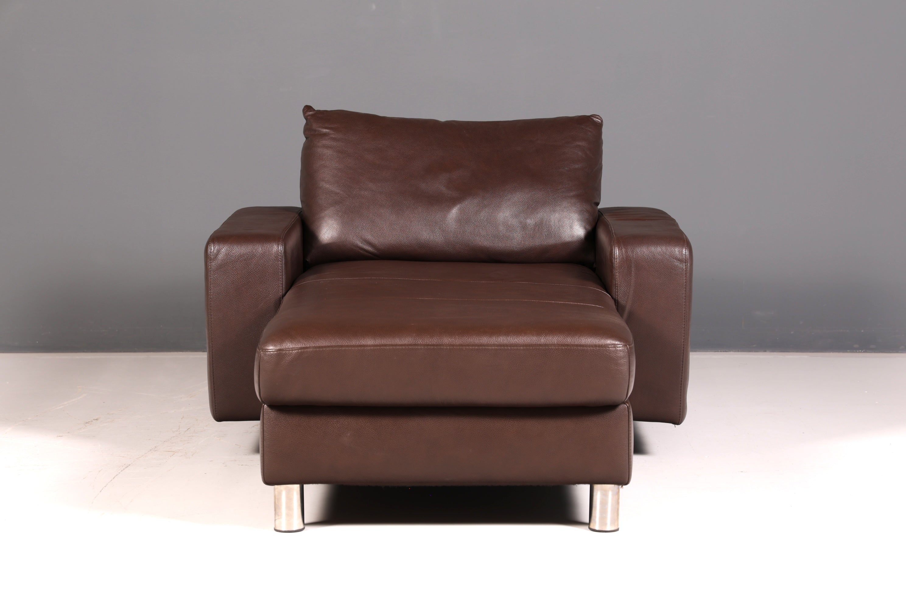 Magnifique méridienne Stressless E200 en cuir véritable marron, chaise longue avec ottomane, canapé en cuir et fauteuil relax vintage