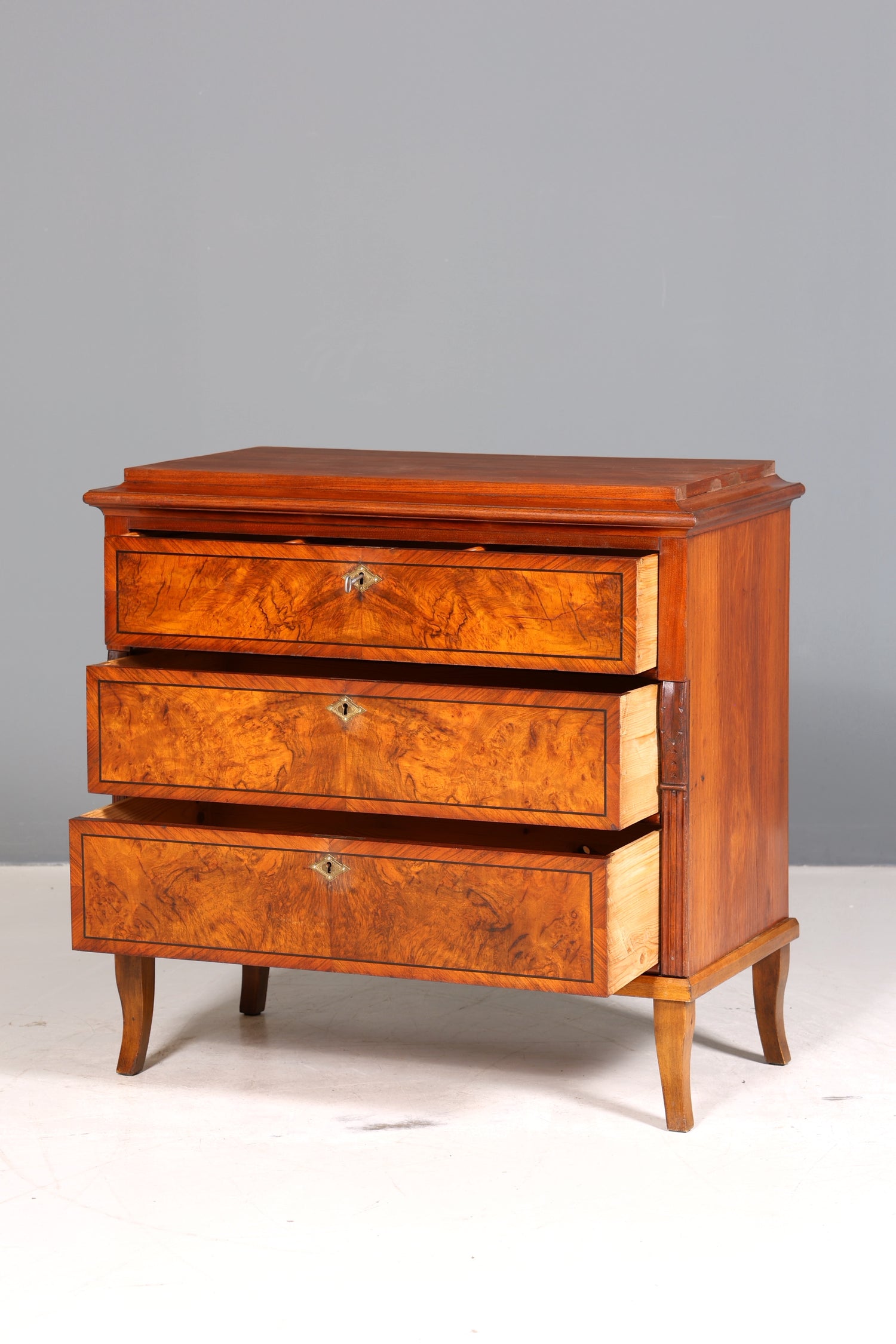 Stilvolle Gründerzeit Kommode Jugendstil Sideboard Antik Schubladenkommode Wäschekommode