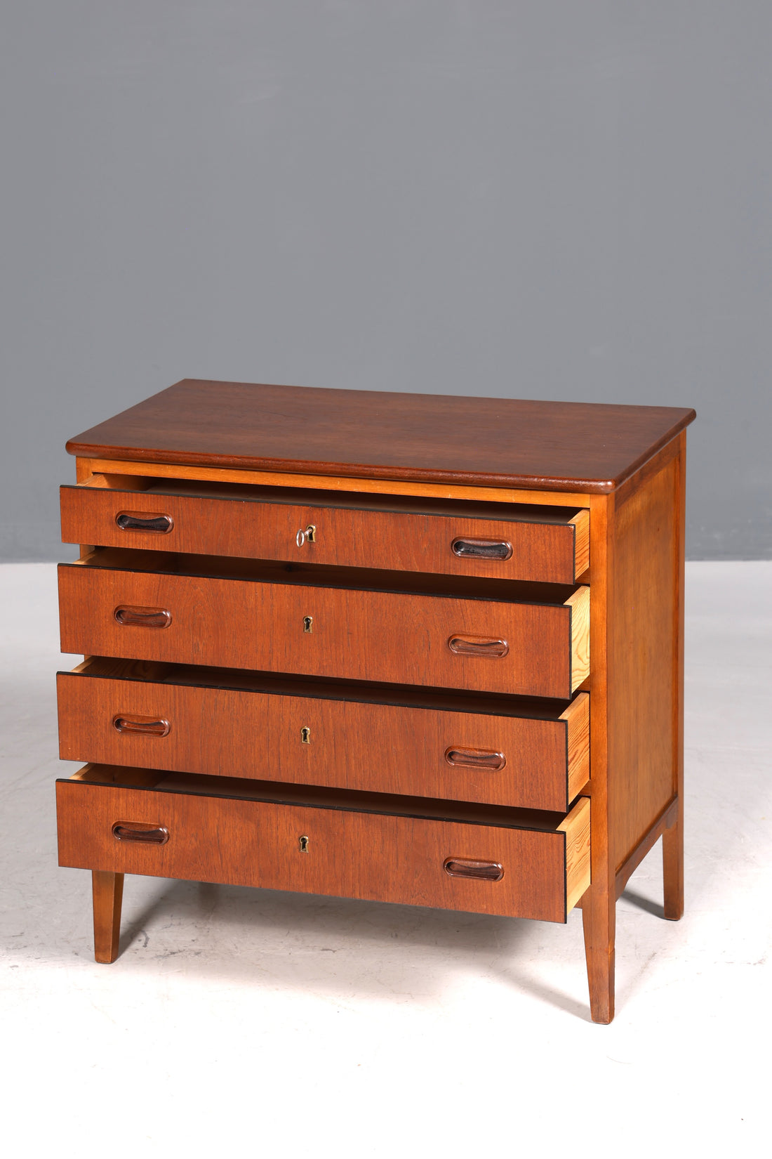 Commode de rêve de style mid-century, design danois, buffet en bois de teck, commode vintage