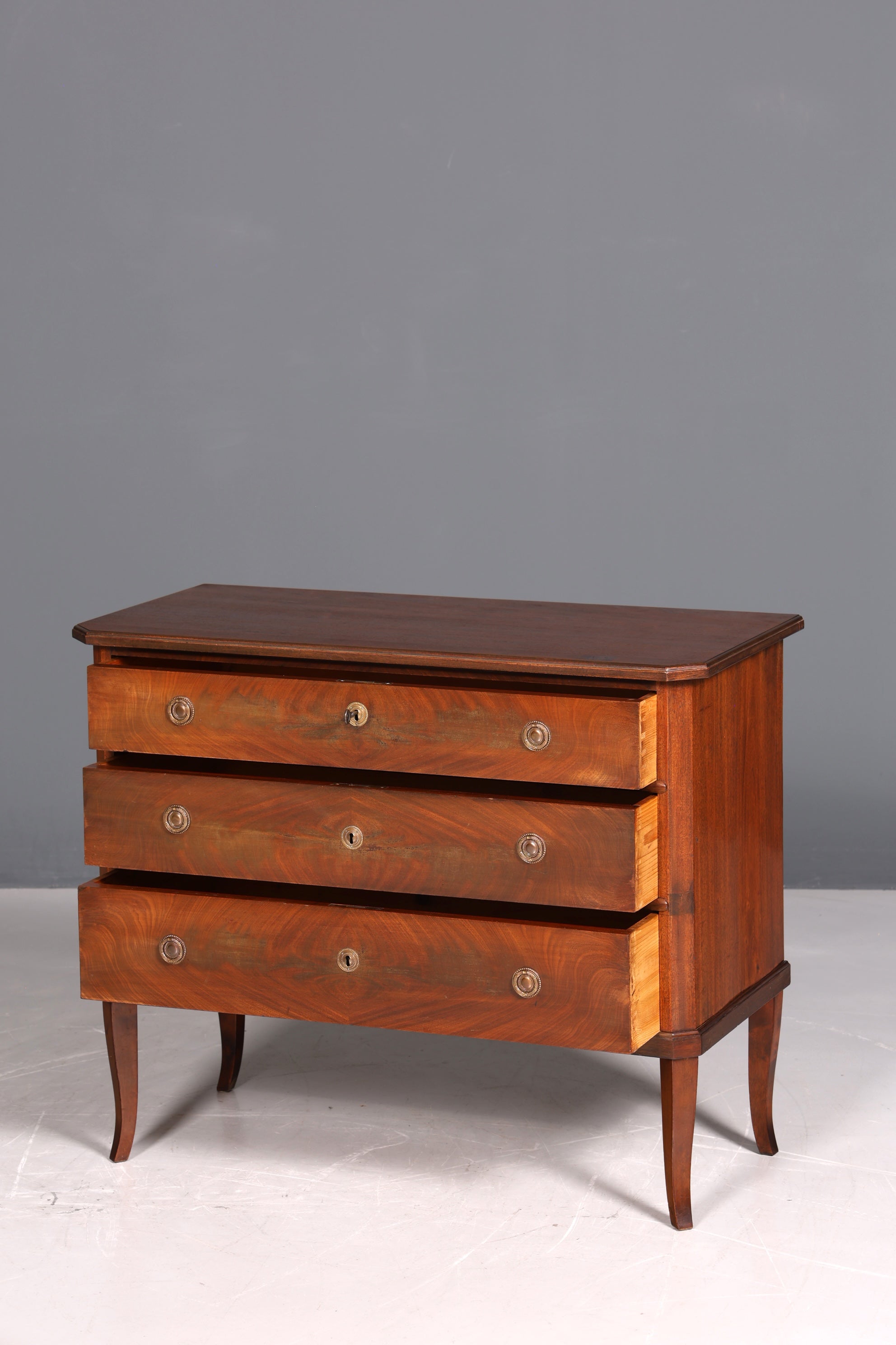 Magnifique commode de style gustavien, en bois véritable, commode en lin de style anglais