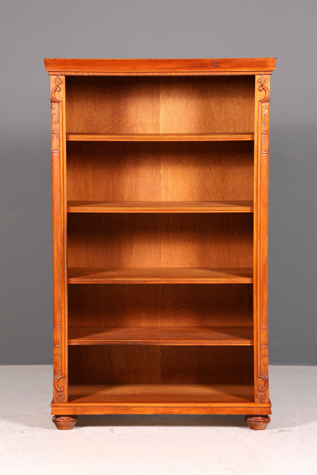 Beautiful antique-style bookshelf cabinet country house shelf book storage bookshelf vintage
