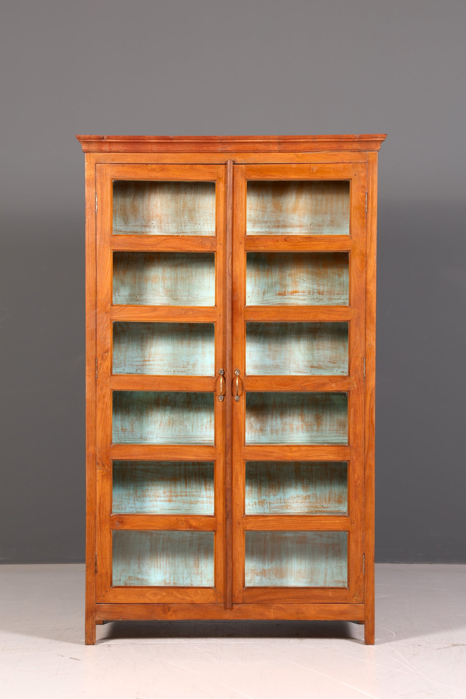 Wunderschöne Vitrine im Kolonial Stil Schrank Bücherregal Landhaus Stil Englisch Geschirrschrank Glasvitrine Echt Holz Vintage