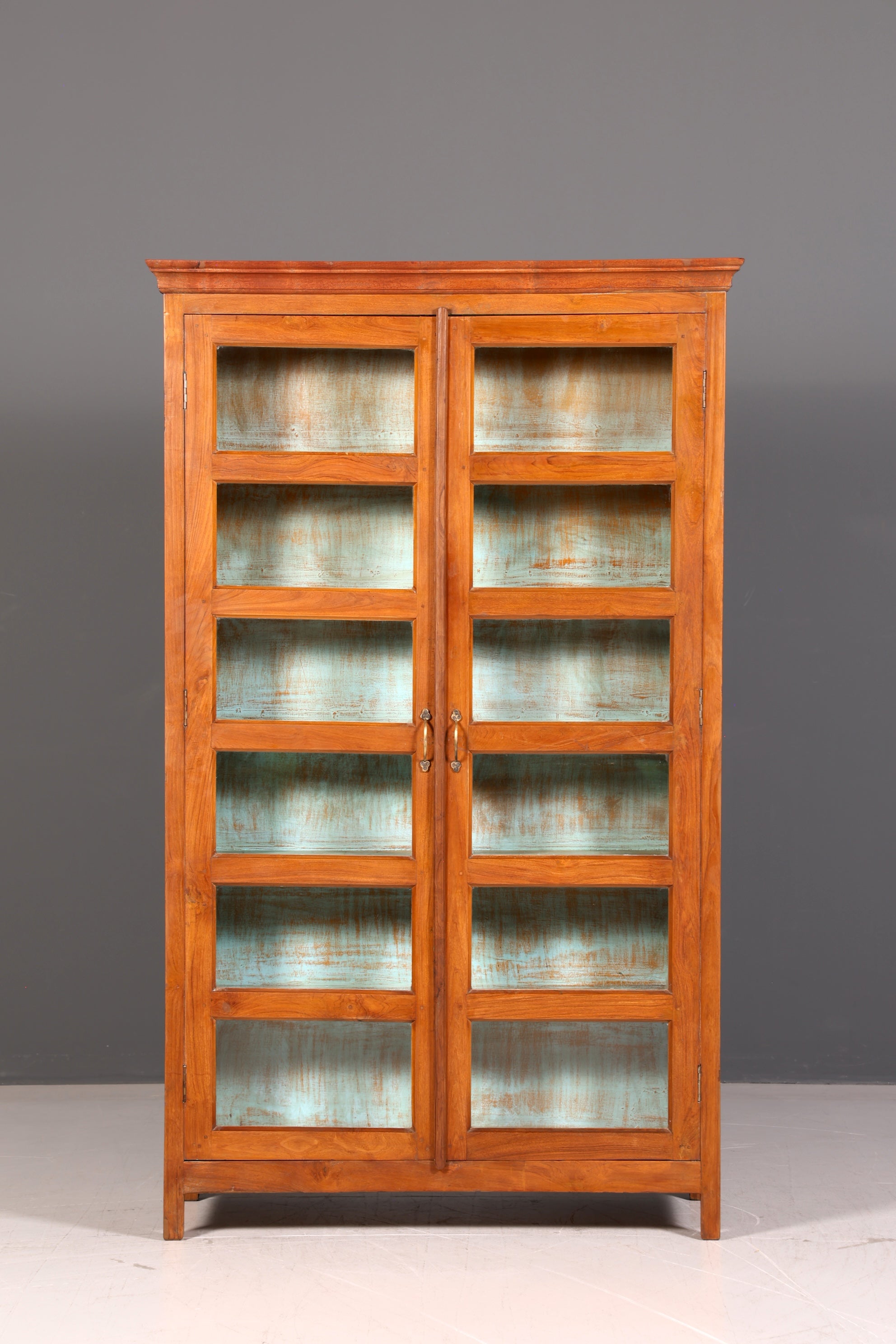 Wunderschöne Vitrine im Kolonial Stil Schrank Bücherregal Landhaus Stil Englisch Geschirrschrank Glasvitrine Echt Holz Vintage
