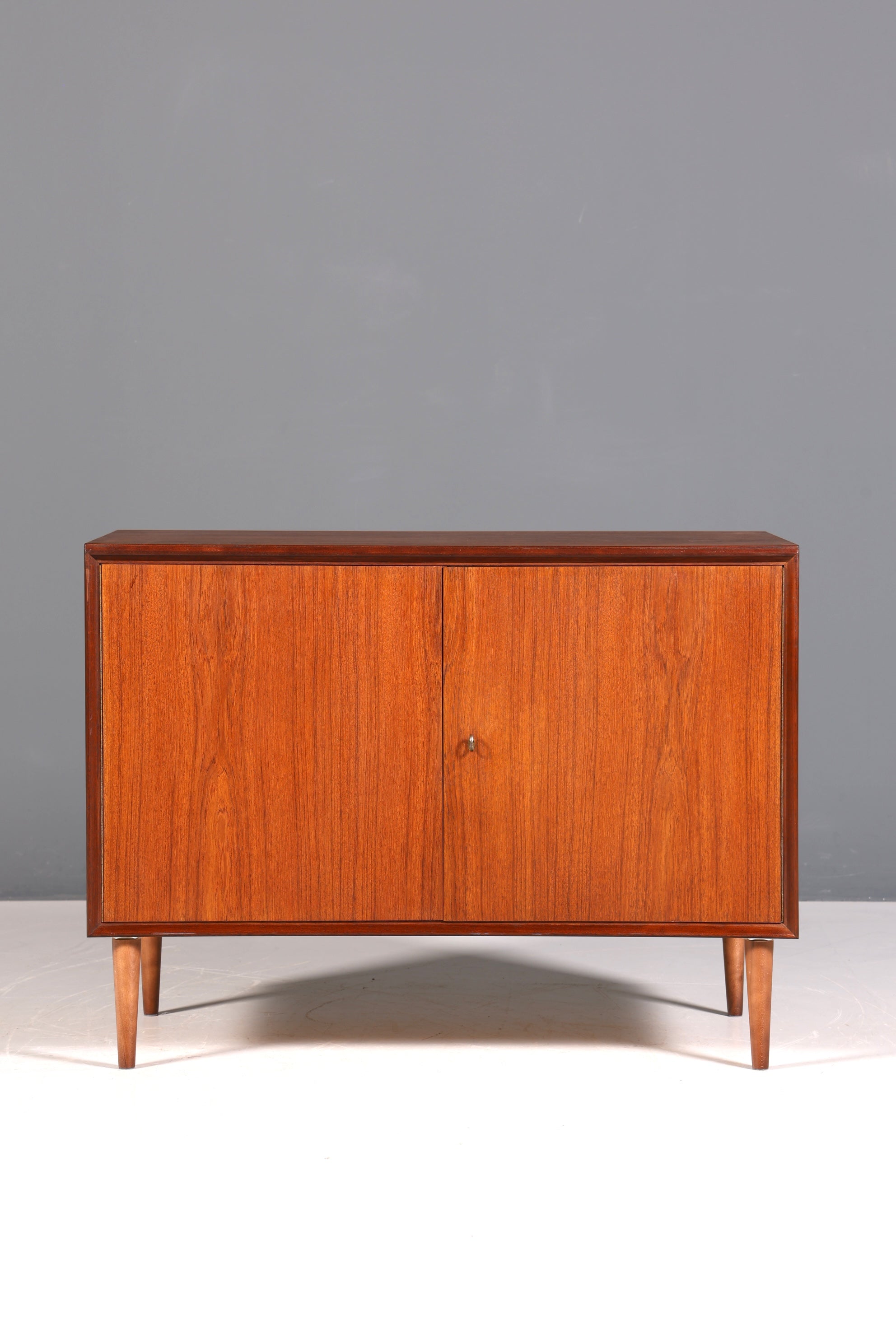 Wunderschöne Mid Century Kommode Vintage Schrank Retro Flur Kommode 60s Sideboard 2 von 2