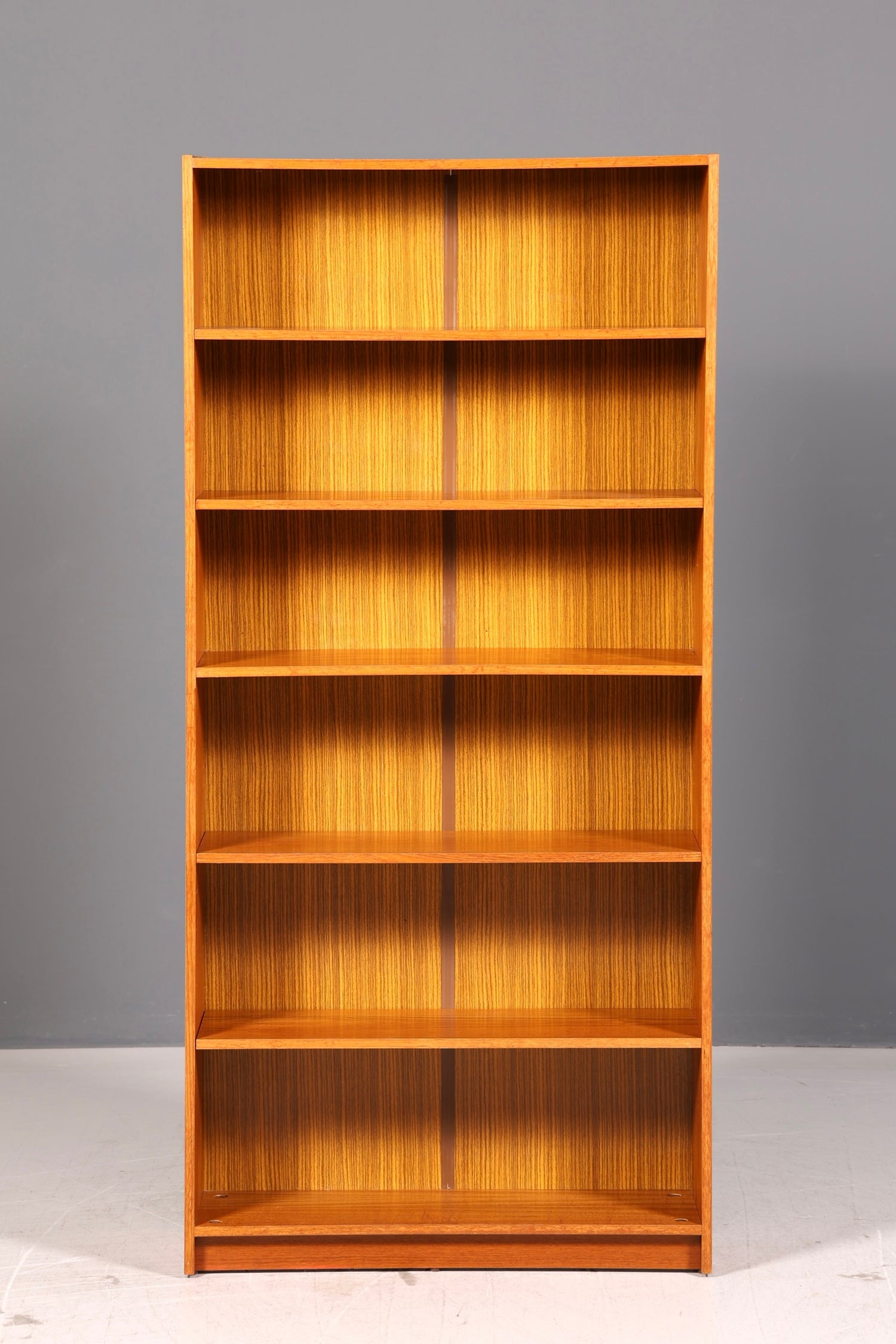Schlichtes Mid Century Regal Vintage Bücherregal Schrank Buchablage Bookshelf 60s Holz