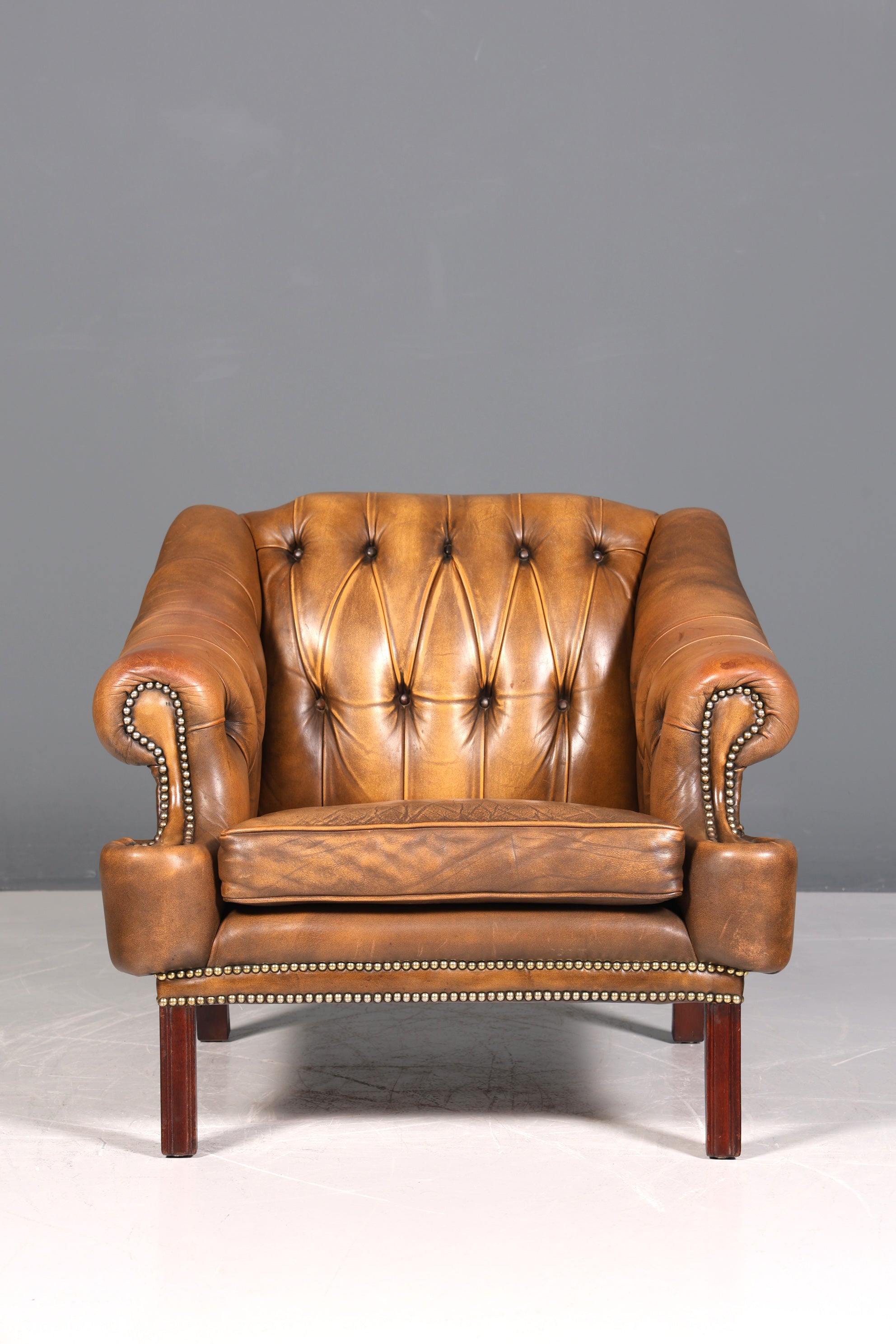 Magnifique et rare fauteuil Chesterfield, fauteuil anglais en cuir, fauteuil de gentleman, 1 sur 2