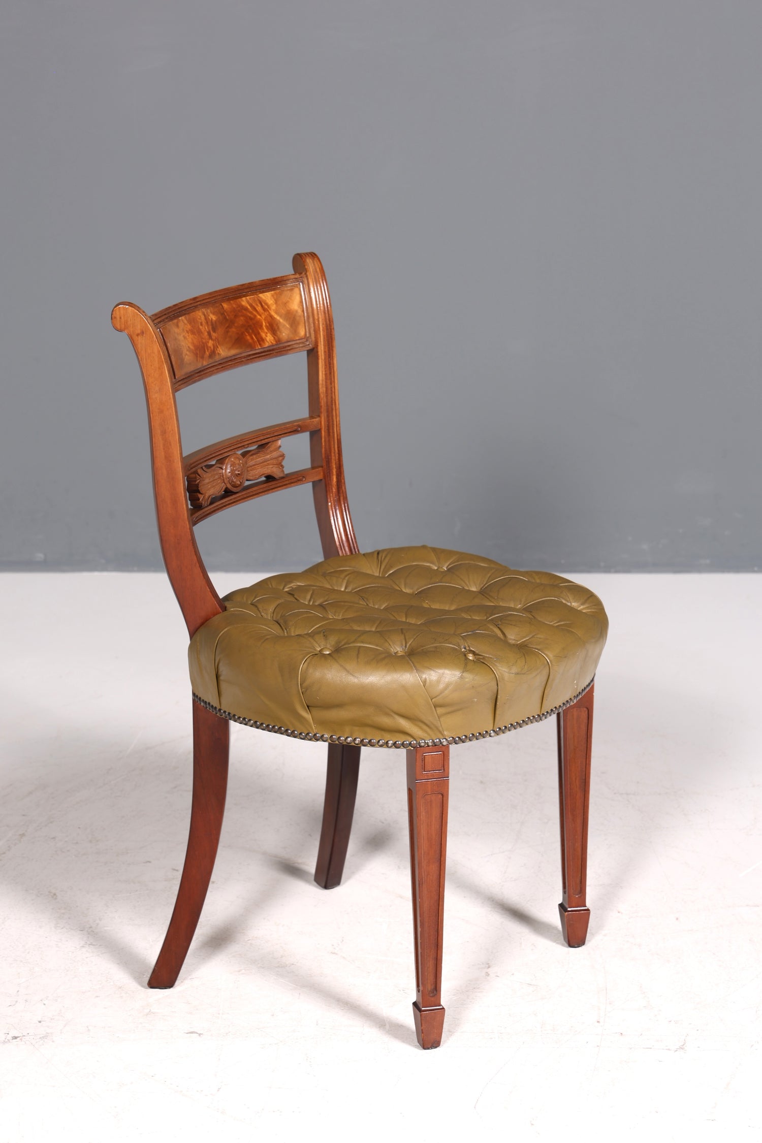 Magnifique fauteuil Chesterfield, chaise secrétaire Anno Dom, chaise de cuisine anglaise en cuir véritable, 3 sur 4