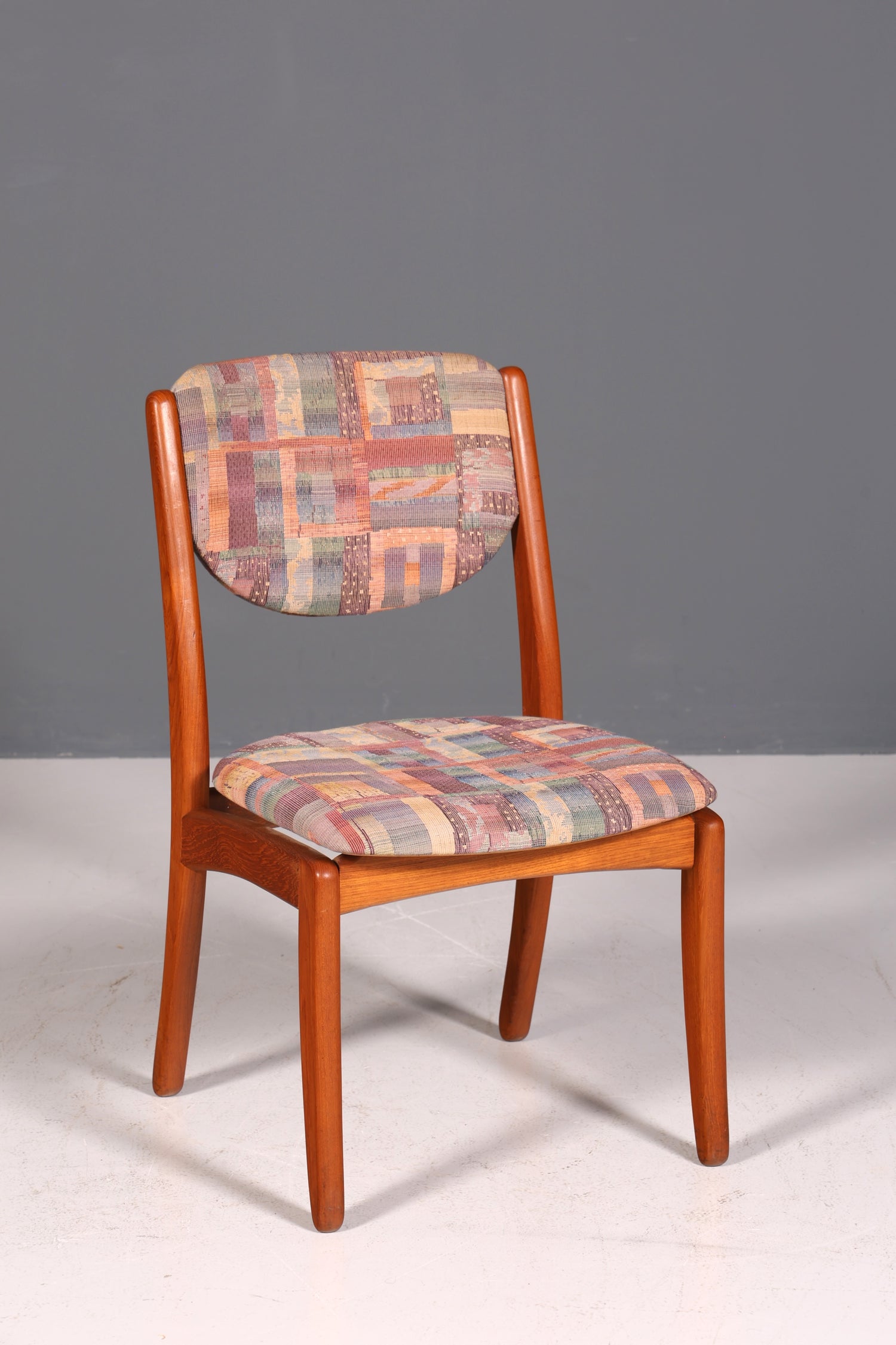 Chaise simple de style Mid-Century, chaise de salle à manger rétro, chaise de cuisine design danois, chaise de secrétaire en teck, 2 sur 2