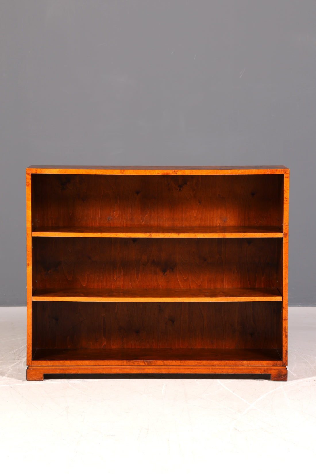 Wunderschönes Art Deco Stil Regal um 1940 Bücherregal Echt Holz Buchablage Vintage