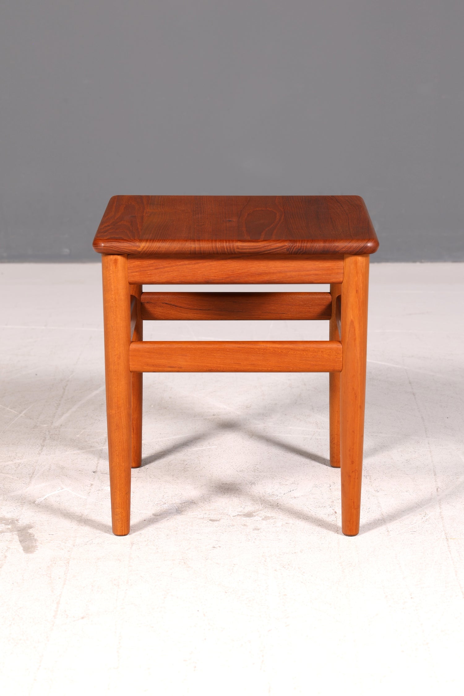 Edler Mid Century Beistelltisch Danish Design Blumenhocker Teak Ablagetisch Vintage 60er Danish Design Tisch 2 von 2