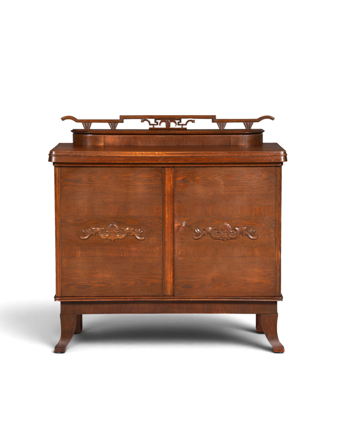 Hauptstadt Möblerei Jugendstil Sideboard aus massiver Eiche mit dekorativen Schnitzereien und antikem Design
