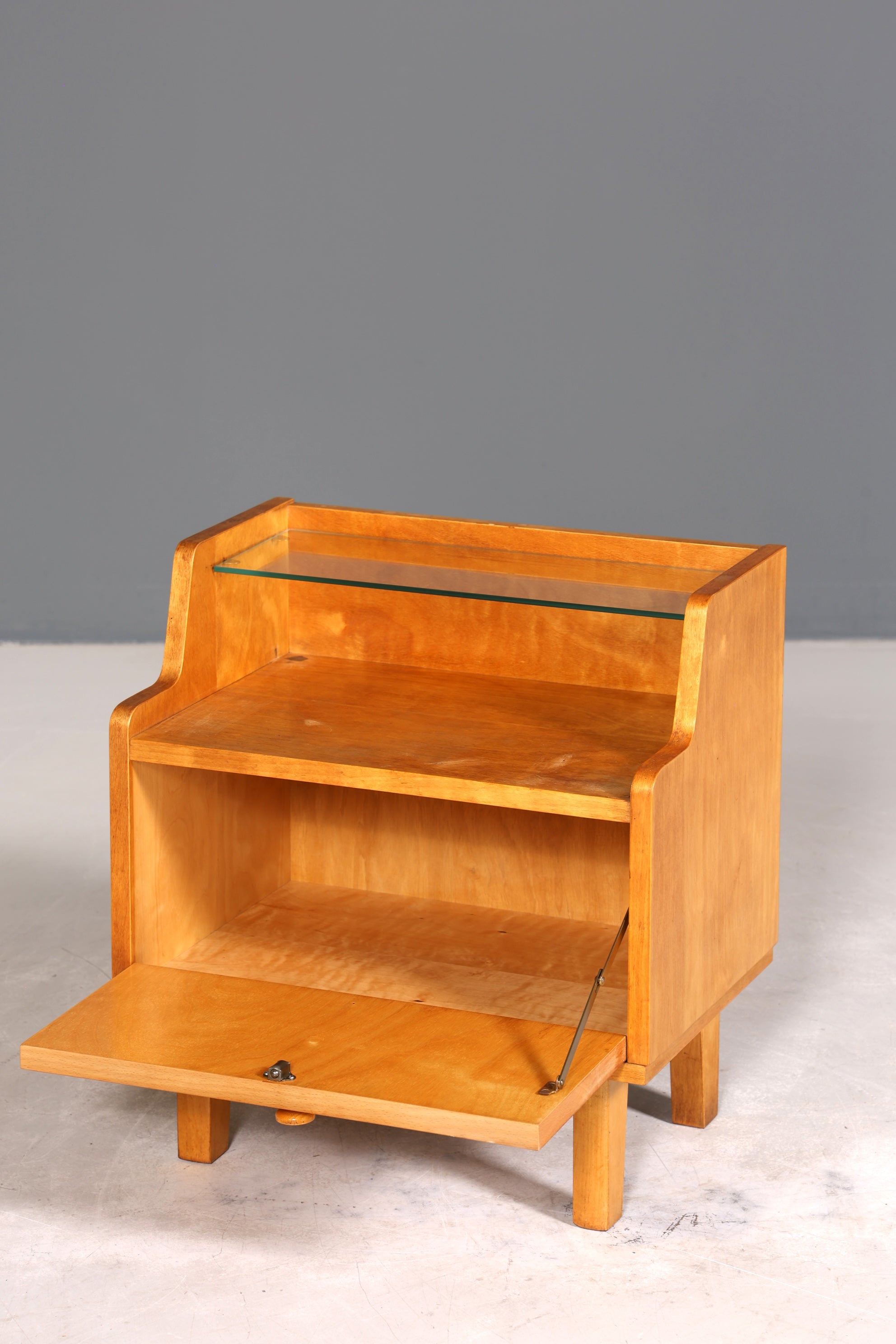 Schlichte Mid Century Kommode Vintage Klappschränkchen Danish Design Nachttisch 2 von 2