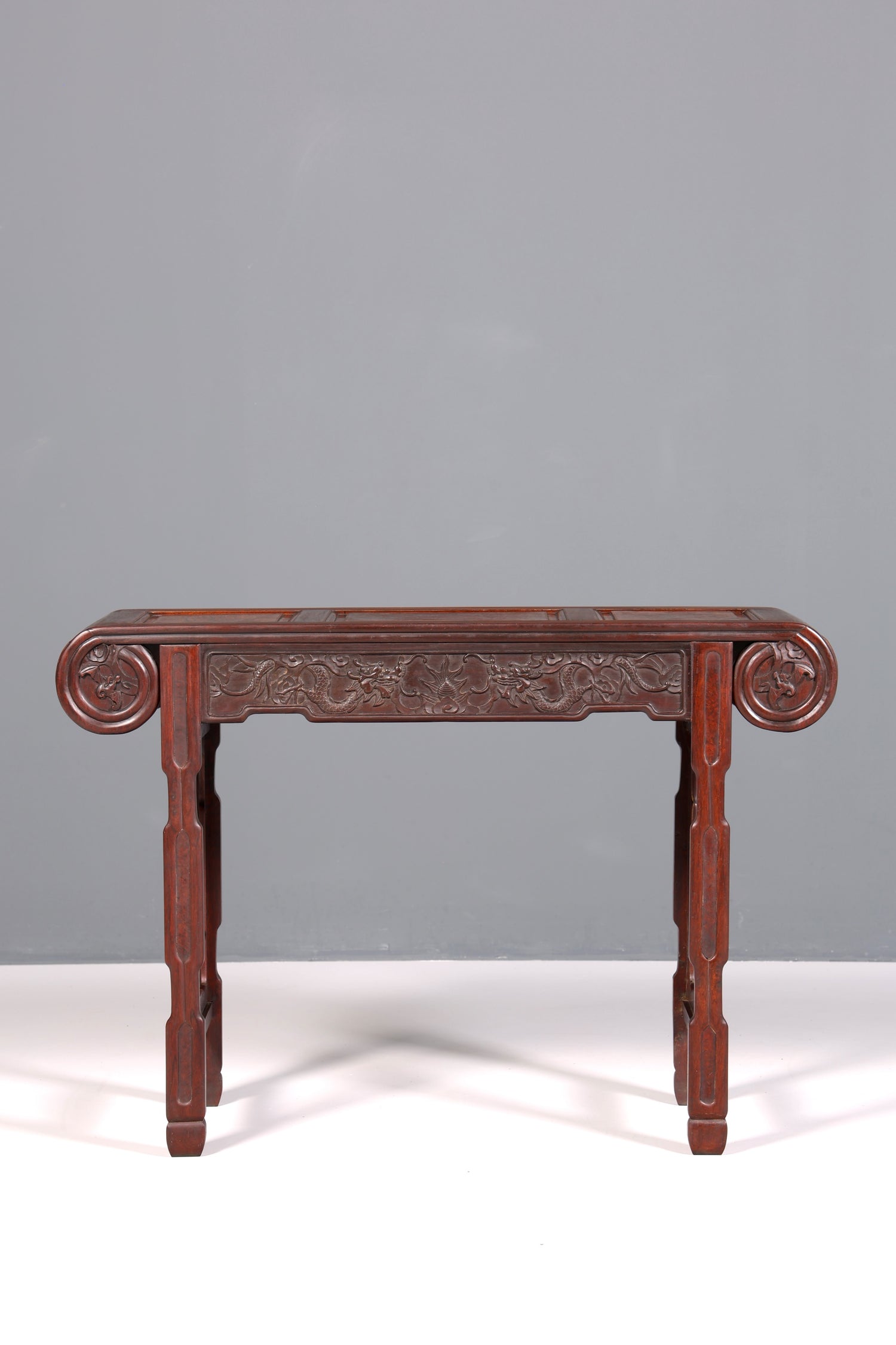 Traumhafte Chinesische Konsole China Tisch mit Asiatischen Motiven Ablagetisch Beistelltisch