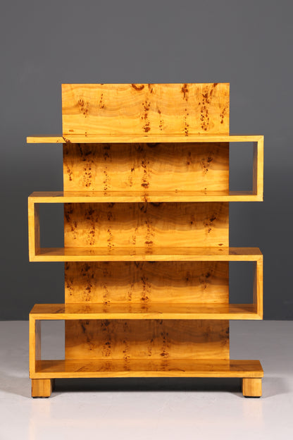 Bibliothèque en bouleau de style Art Déco onirique, meuble de luxe, étagère culte.