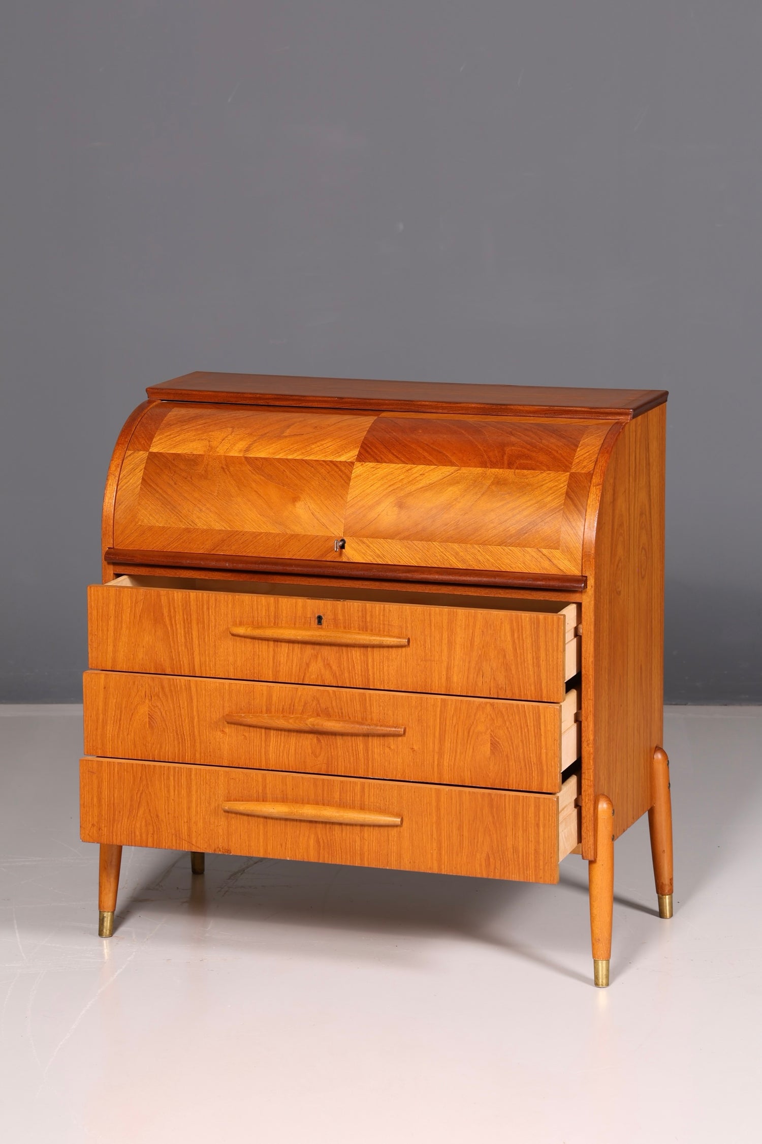 Magnifique secrétaire à rideau Mid-Century, commode de bureau, armoire vintage des années 60 en bois
