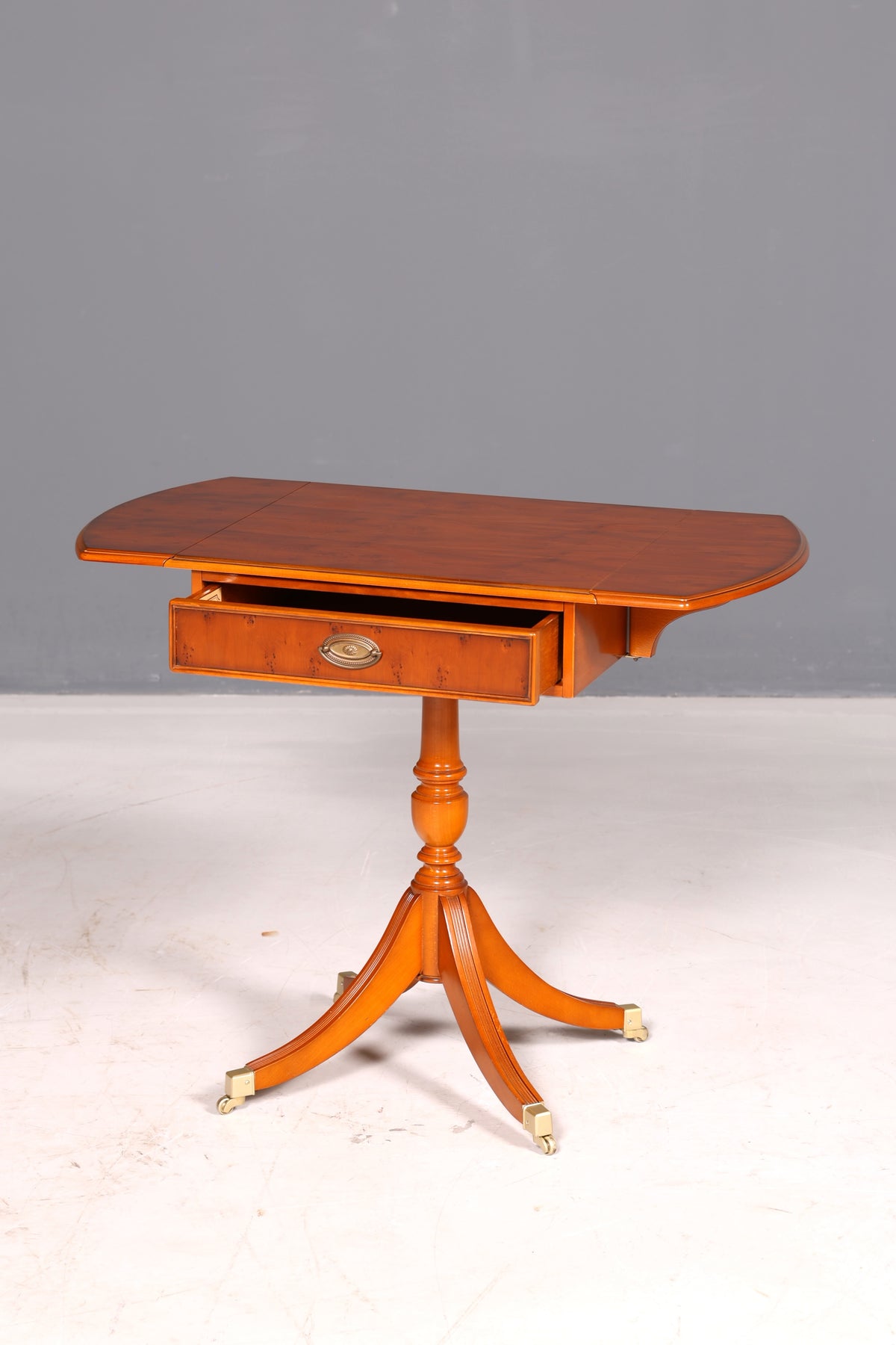 Traumhafter Original Heldense Beistelltisch Eibe Holz Klapptisch Ablagetisch Kommode Telefontisch