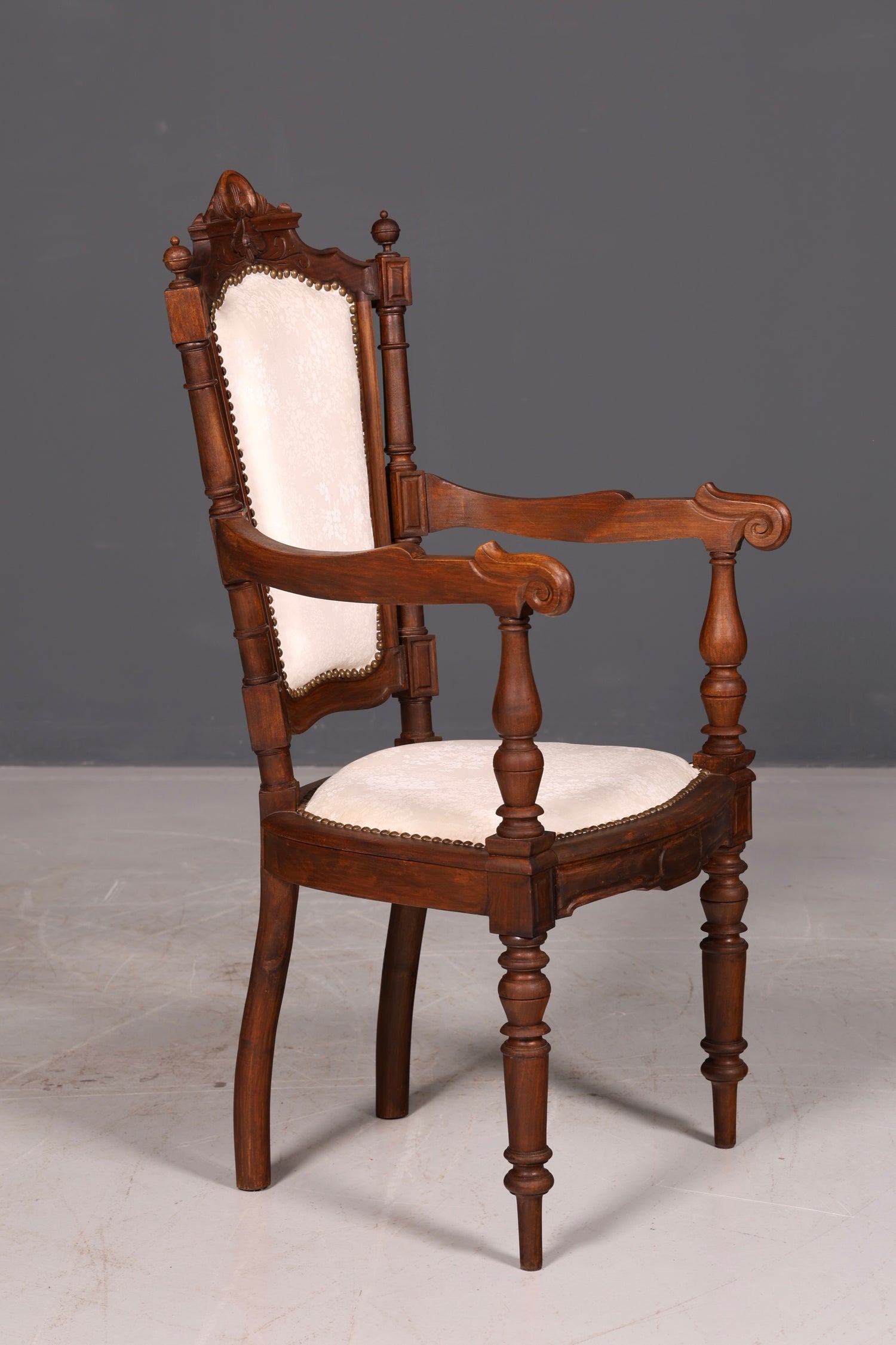 Élégant fauteuil de style néorenaissance, chaise ancienne de l’époque Gründerzeit, chaise de secrétaire, chaise de bureau, chaise rembourrée 2 sur 2