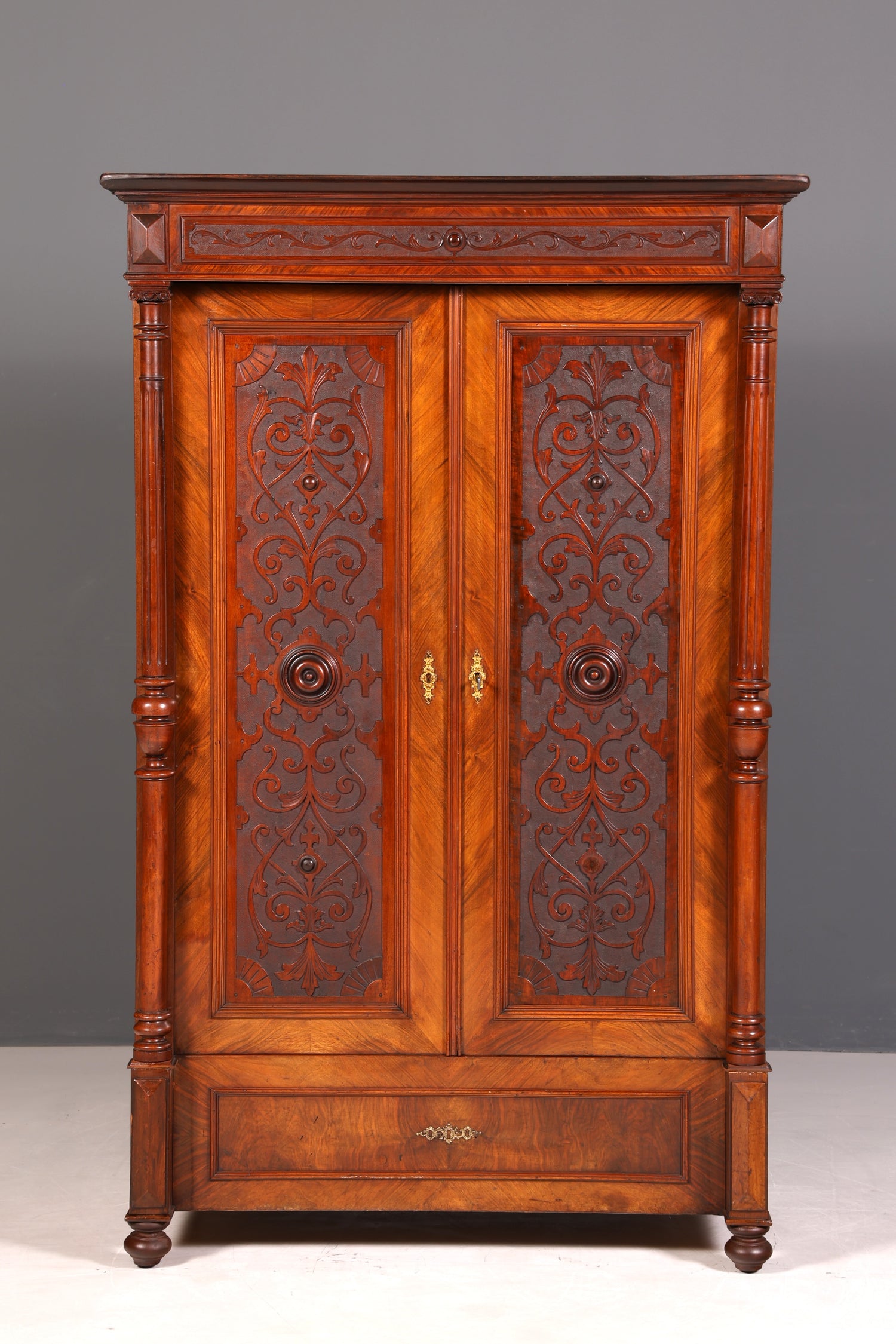 Beeindruckender Gründerzeit Schrank um 1880 Kleiderschrank Antik Jugendstil Wäscheschrank Dielenschrank