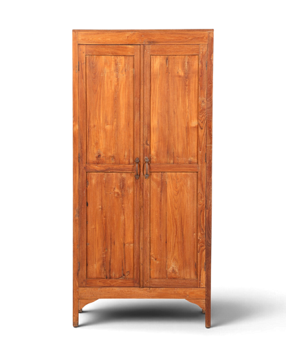 Hauptstadt Möblerei H798 Kleiderschrank aus rustikalem Naturholz mit zwei Türen und antiken Metallgriffen