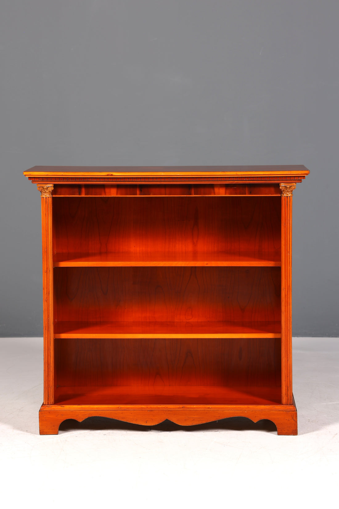 Magnifique bibliothèque ancienne anglaise en if, étagère à livres, rangement pour livres, années 1960