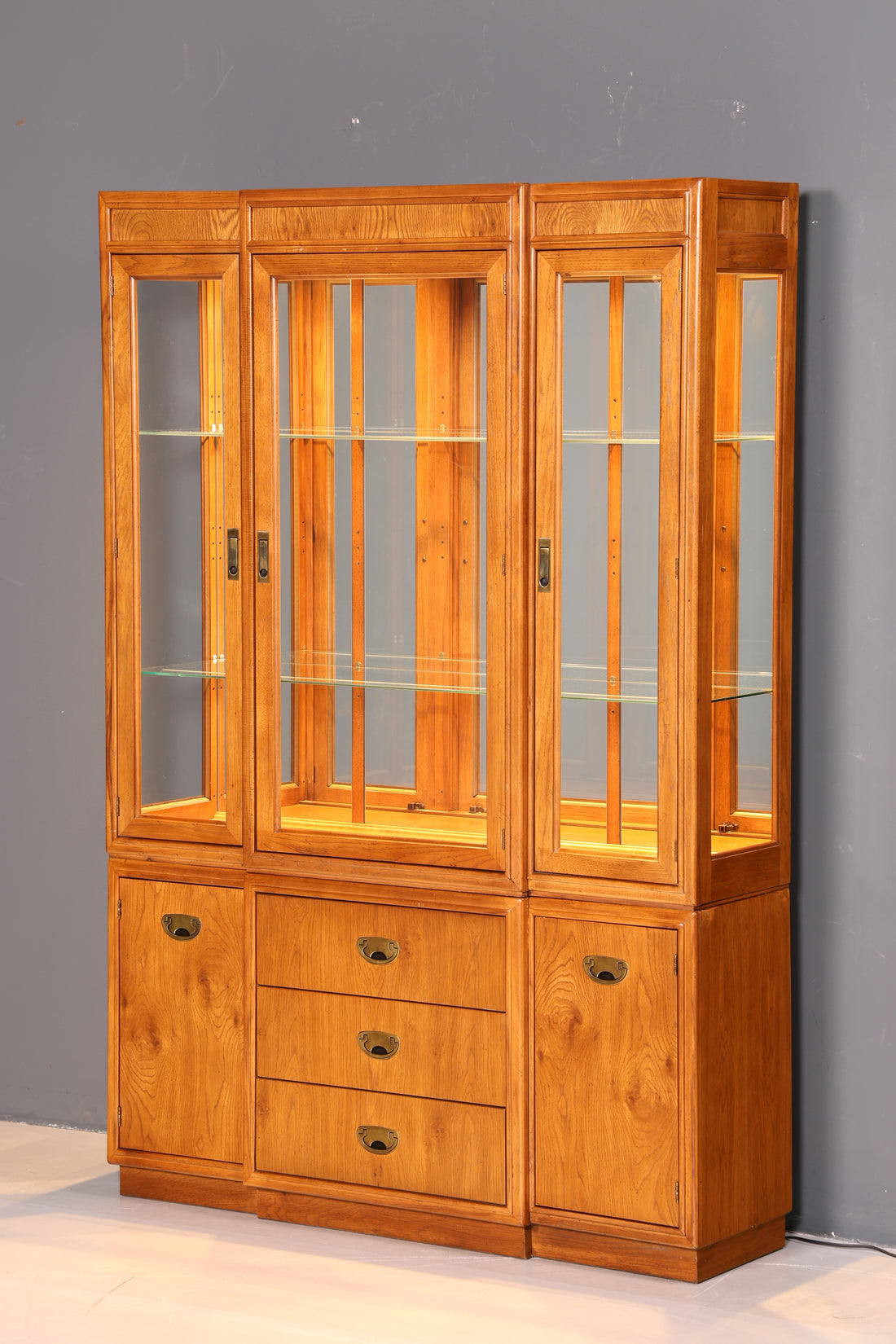 Vitrine originale Drexel Heritage élégante, bibliothèque Art déco USA, armoire antique, buffet, étagère, vitrine en verre vintage en bois