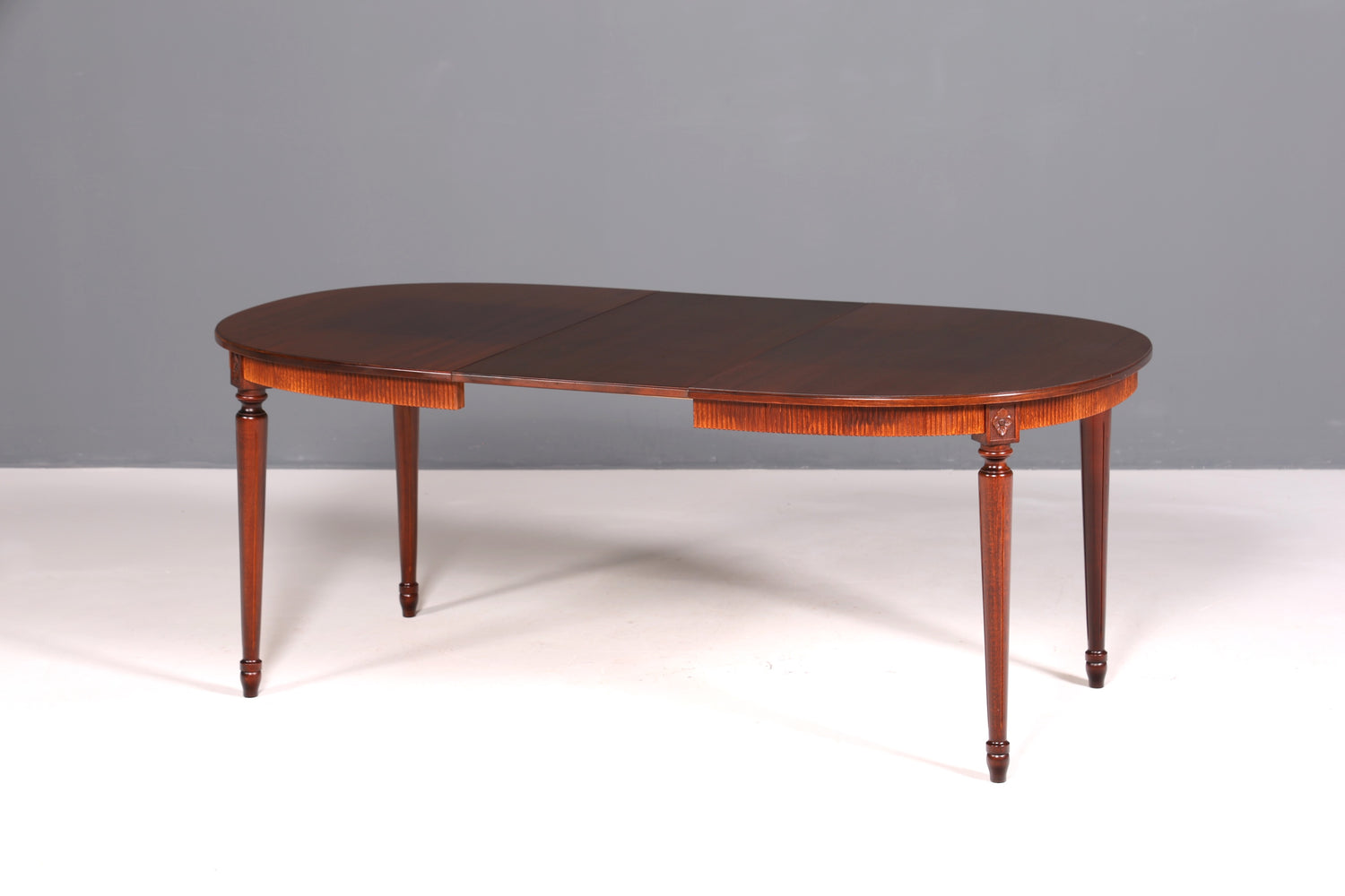 Belle table de salle à manger extensible anglaise, style antique, table de cuisine des années 60