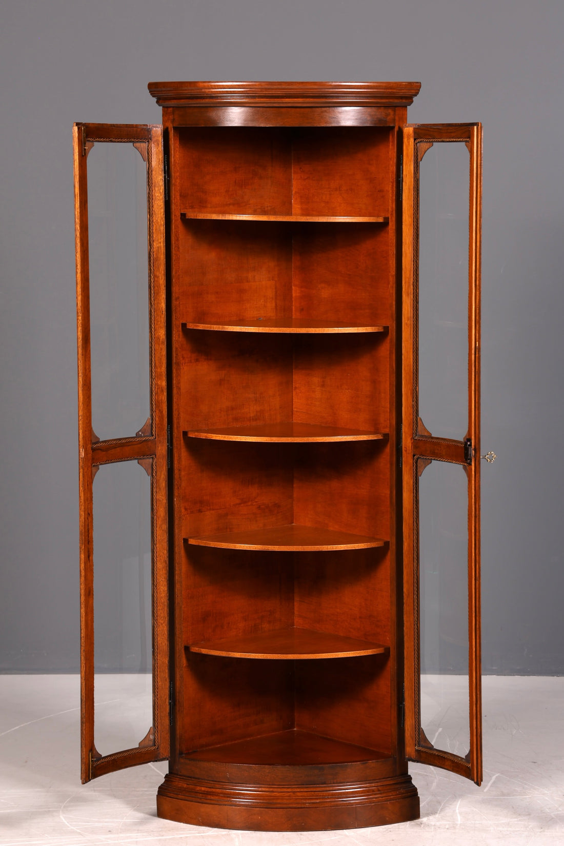 G469 Finish cm Wunderschöne Englische Eckvitrine Mahagoni Antik 60s echt Holz Schrank Eckschrank Glasvitrine (Kopie)