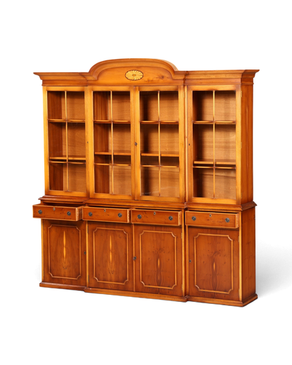 Hauptstadt Möblerei englische Vitrine aus Eibenholz mit Glasfronten, Schubladen und dekorativem Intarsienmedaillon