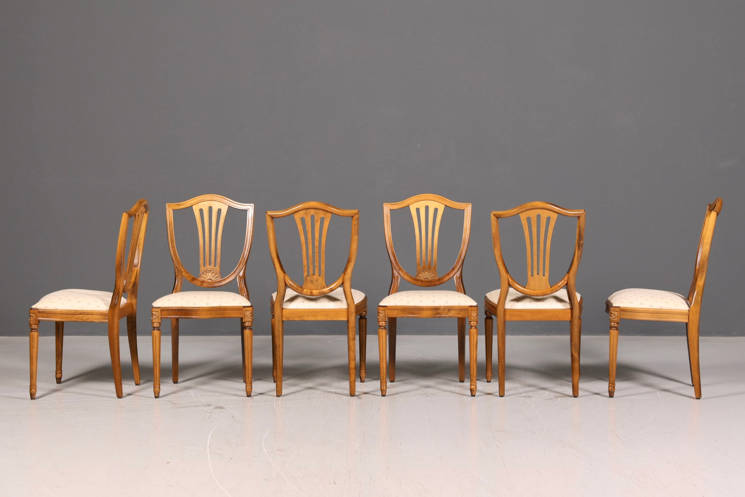 6x Traumhafte Stühle im Gustavianischen Stil Englisch Küchenstühle Antik Stil Esszimmer Stuhl Set
