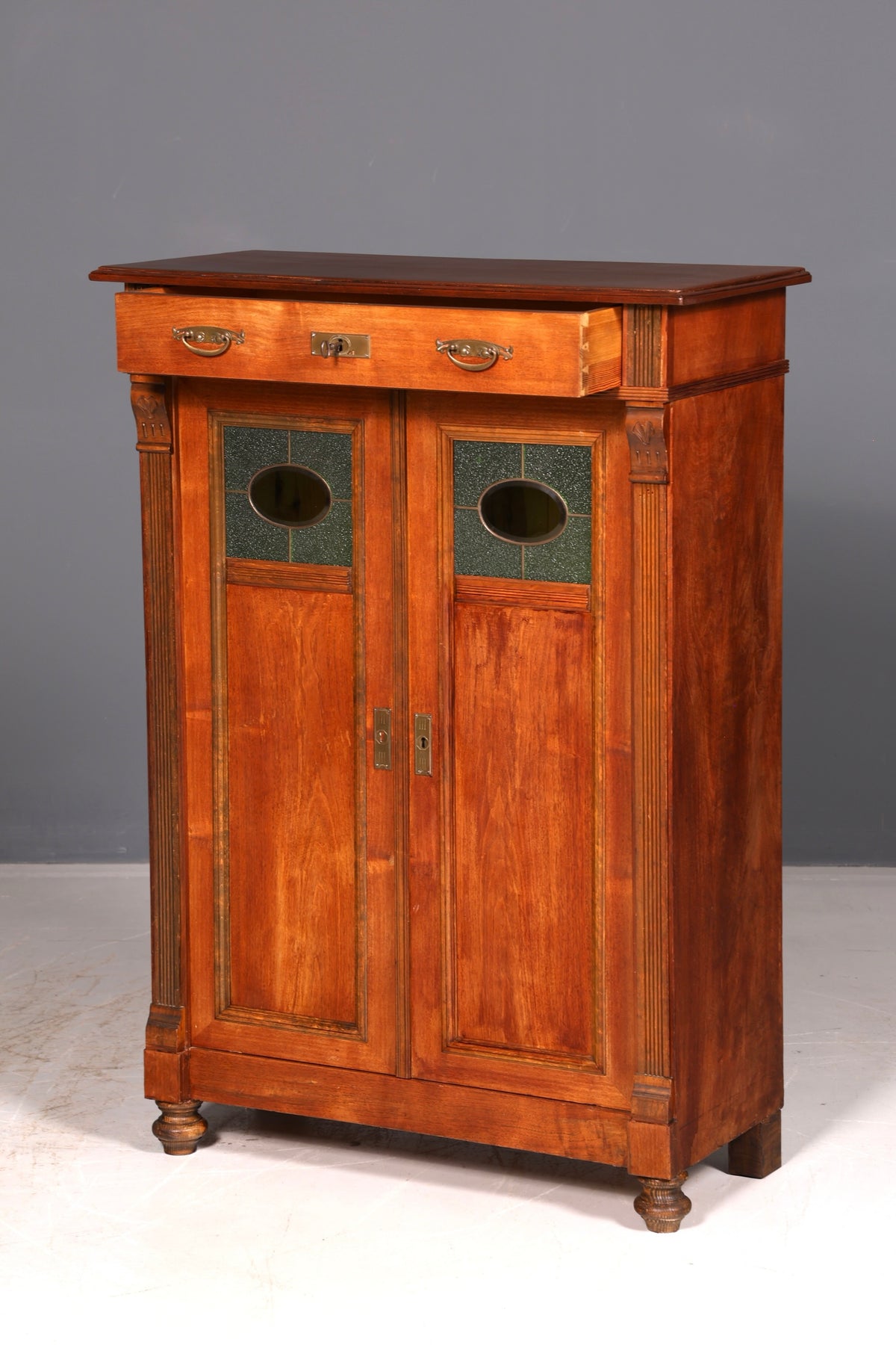 Magnifique meuble de rangement Art nouveau de l’époque Gründerzeit, armoire antique, meuble haut, commode, buffet vintage