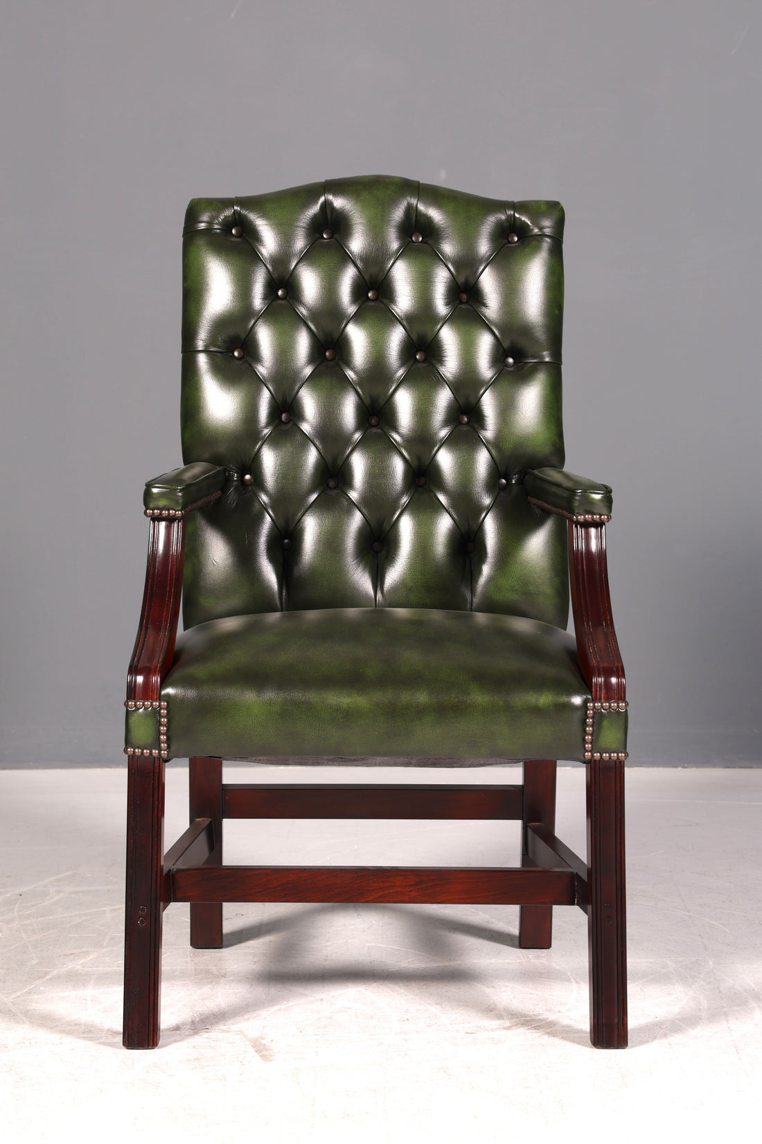 Wunderschöner Original Chesterfield Bürostuhl Grün Echt Leder Englisch Herrensessel Armlehnstuhl Drehsessel UK