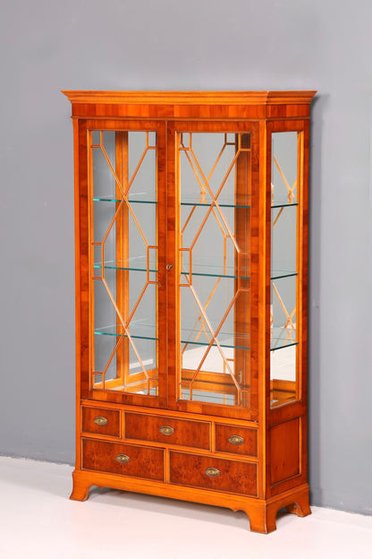 Wunderschöne Original Heldense Vitrine Englische Eibe Bücherschrank Antik Glasvitrine Beleuchtung