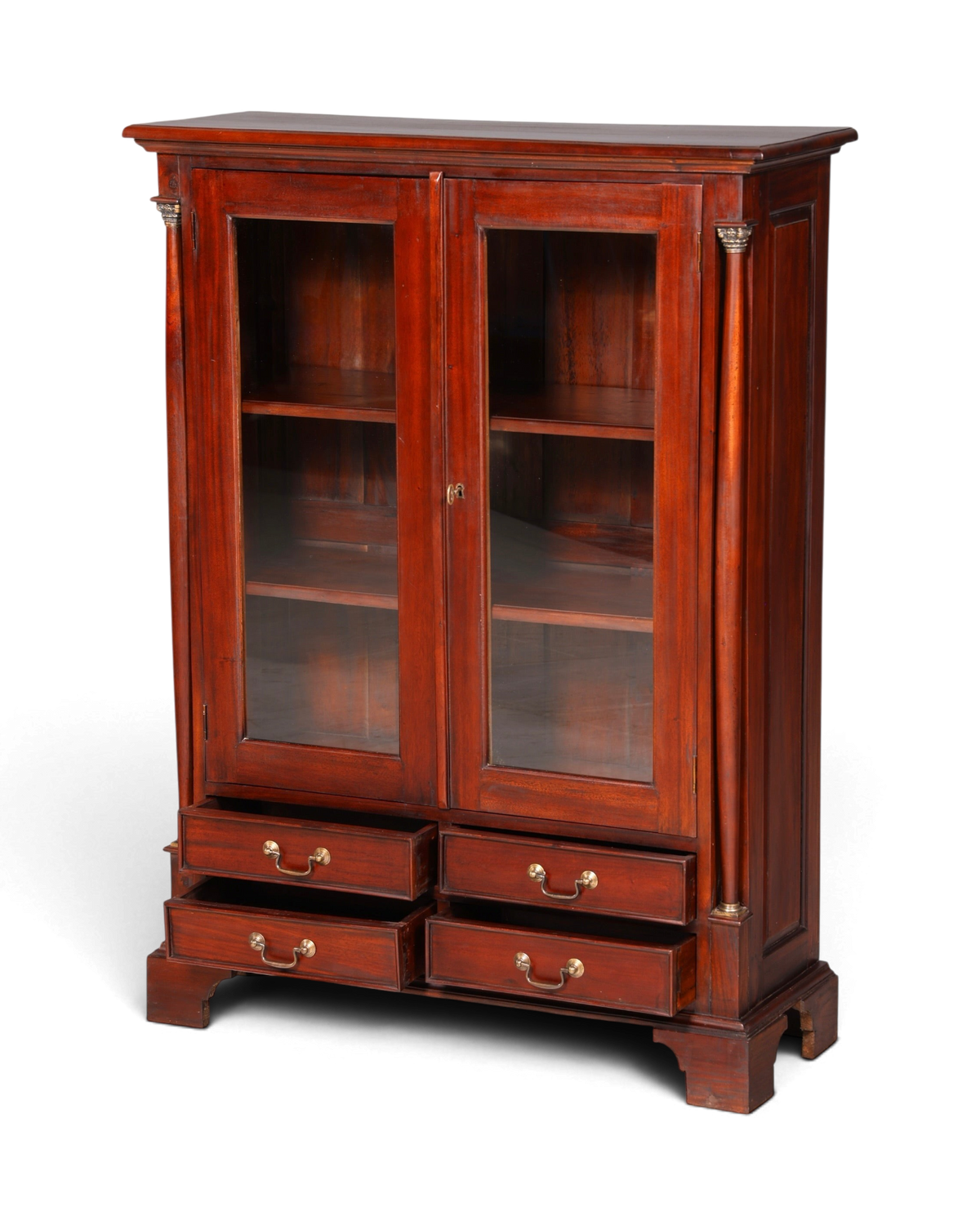 Hauptstadt Möblerei Vitrinenschrank aus dunklem Holz mit zwei Glastüren und vier Schubladen im klassischen Stil