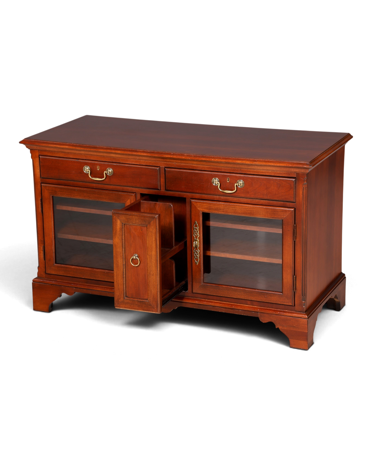 Hauptstadt Möblerei H868 Sideboard aus dunklem Holz mit zwei Schubladen, Glastüren und ausziehbarem Fach