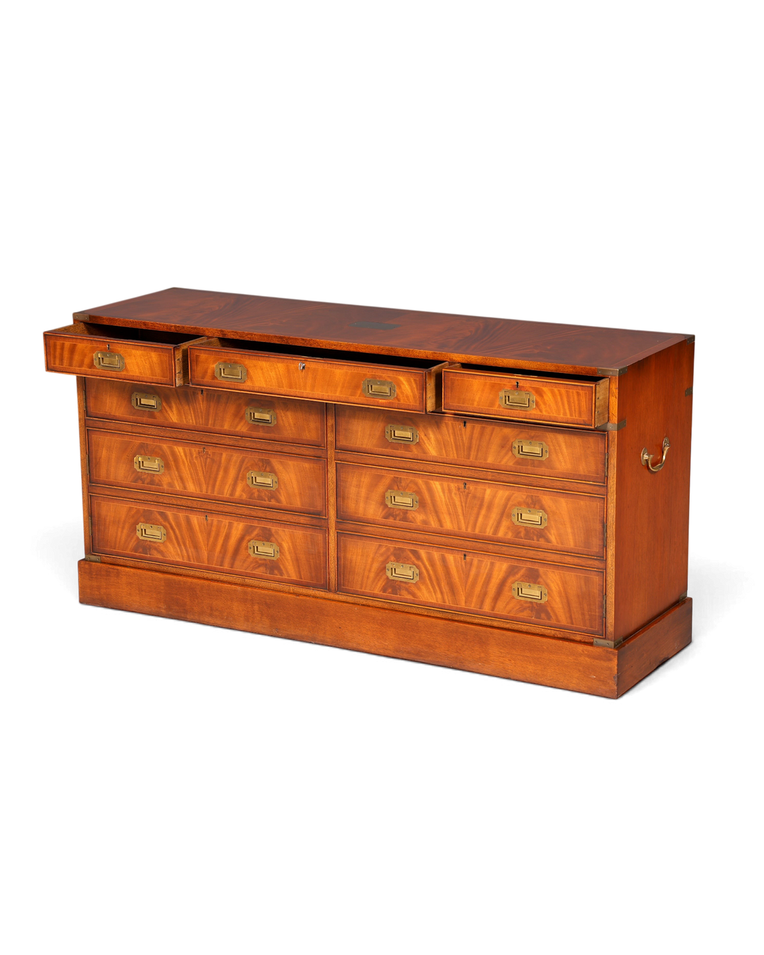 Hauptstadt Möblerei englisches Military Chest Sideboard aus massivem Holz mit Messingbeschlägen und Schubladen