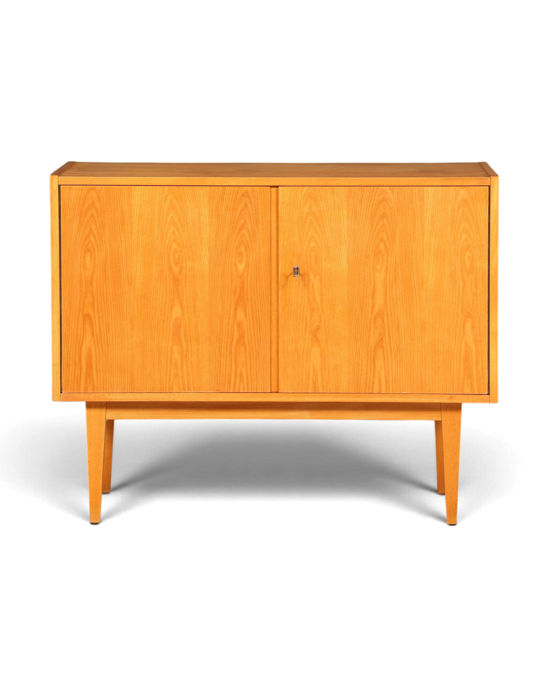 Hauptstadt Möblerei Hellerau Kommode Modell 602 von Franz Ehrlich aus hellem Holz im Mid-Century-Design