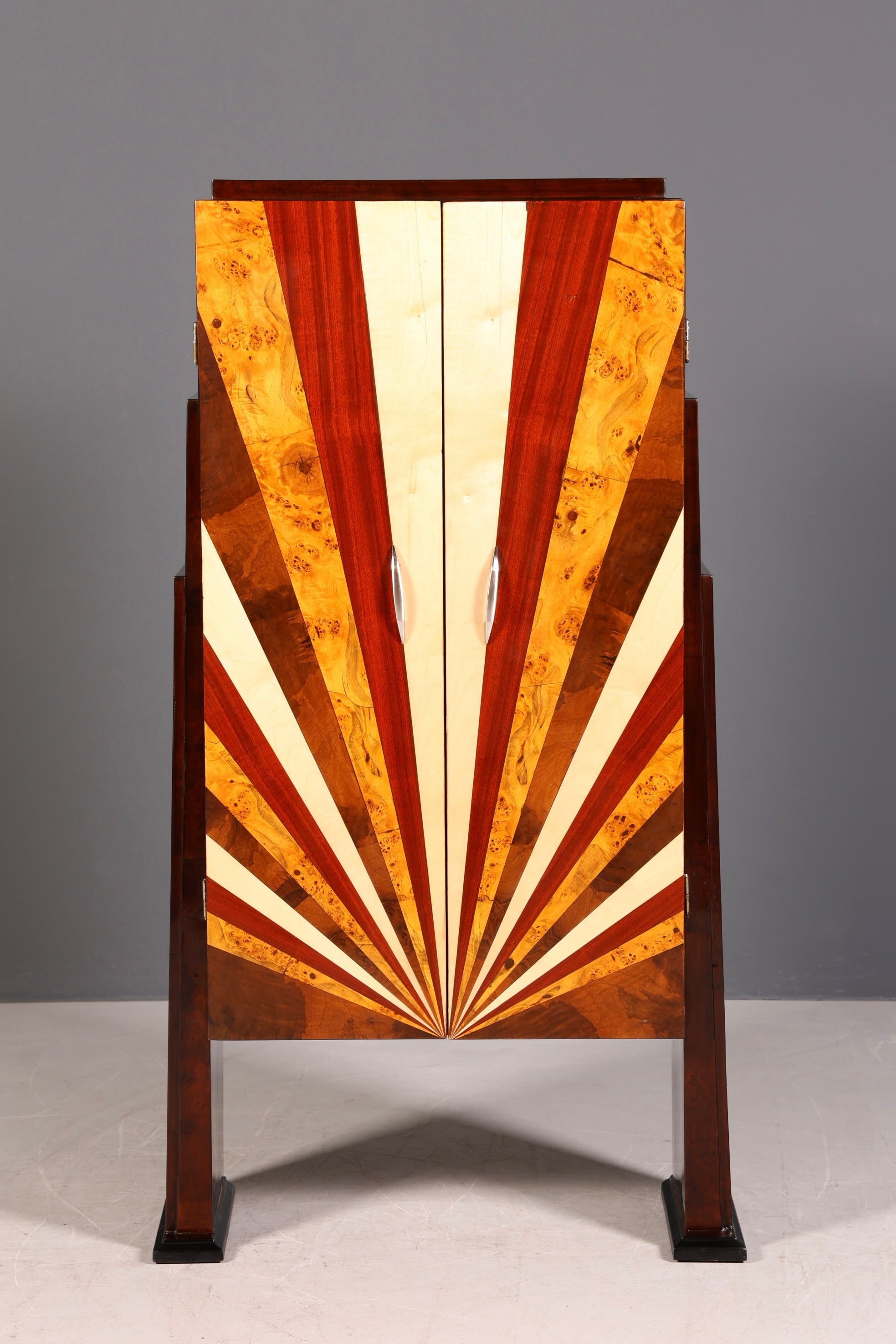 Traumhafter Art Deco Design Schrank Highboard Kommode Vertiko Sun Wäscheschrank Dielenschrank