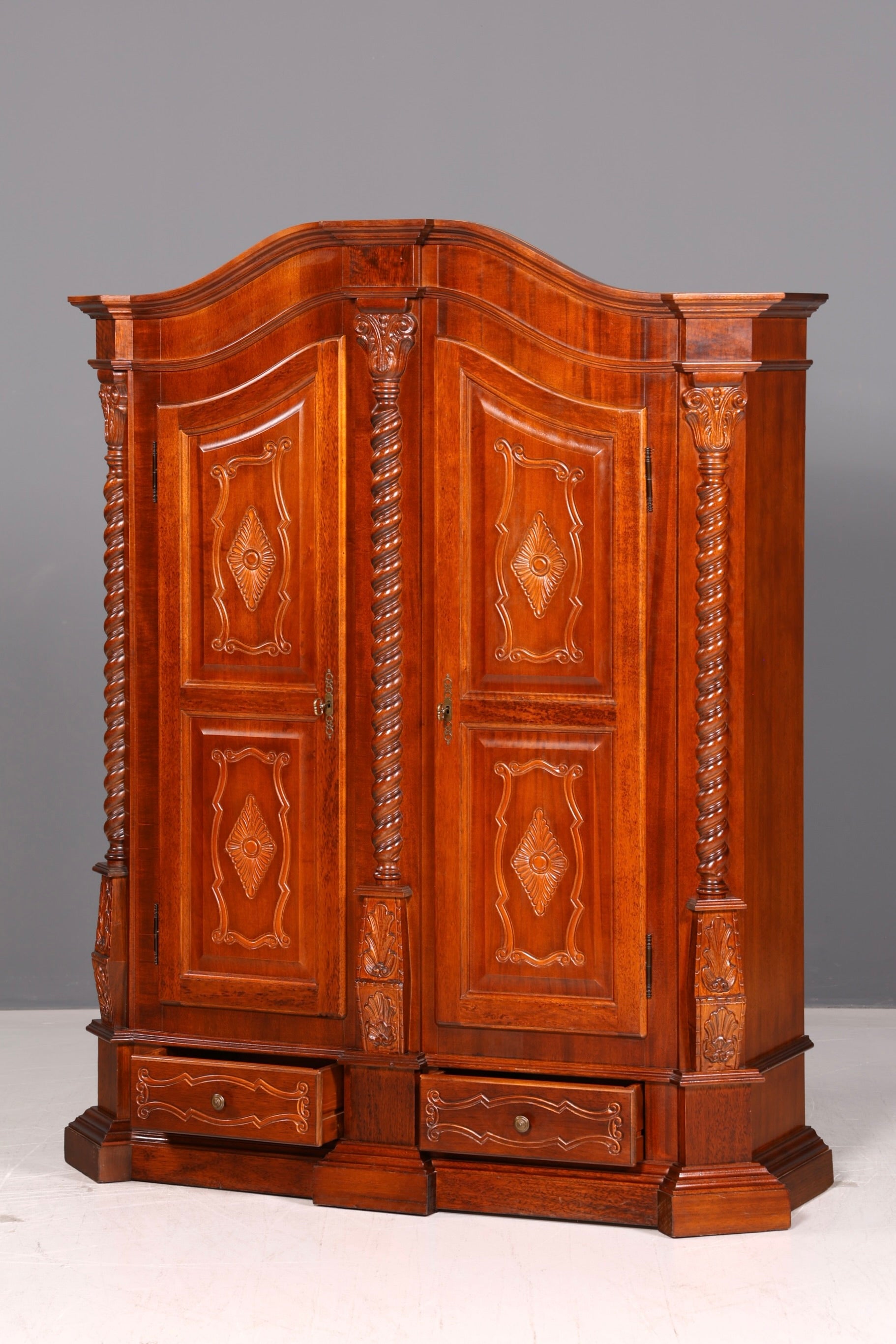 Beeindruckender Barock Stil Kleiderschrank Dielenschrank Schrank Antik Massivholz Vintage