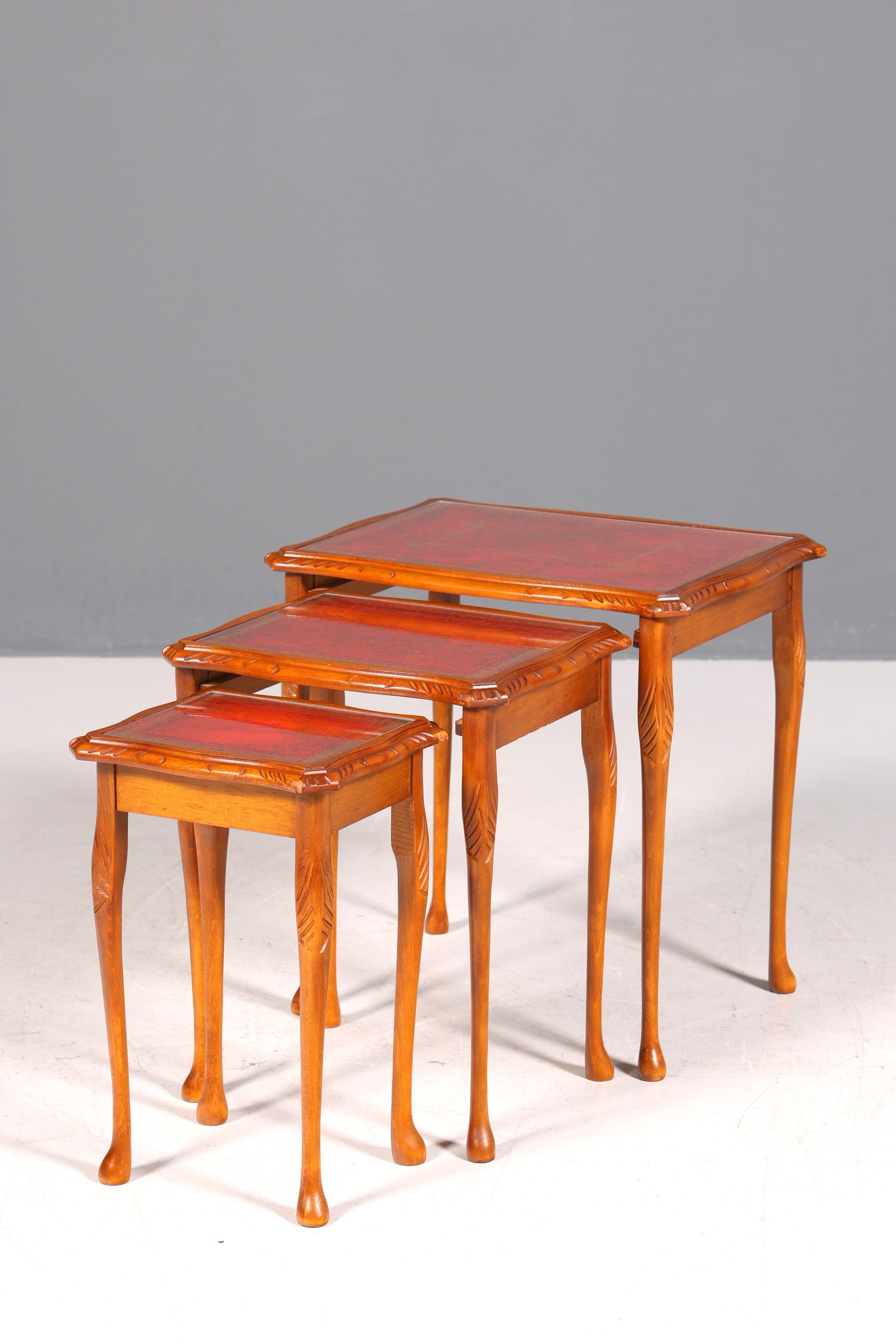 Magnifique ensemble de trois tables d&