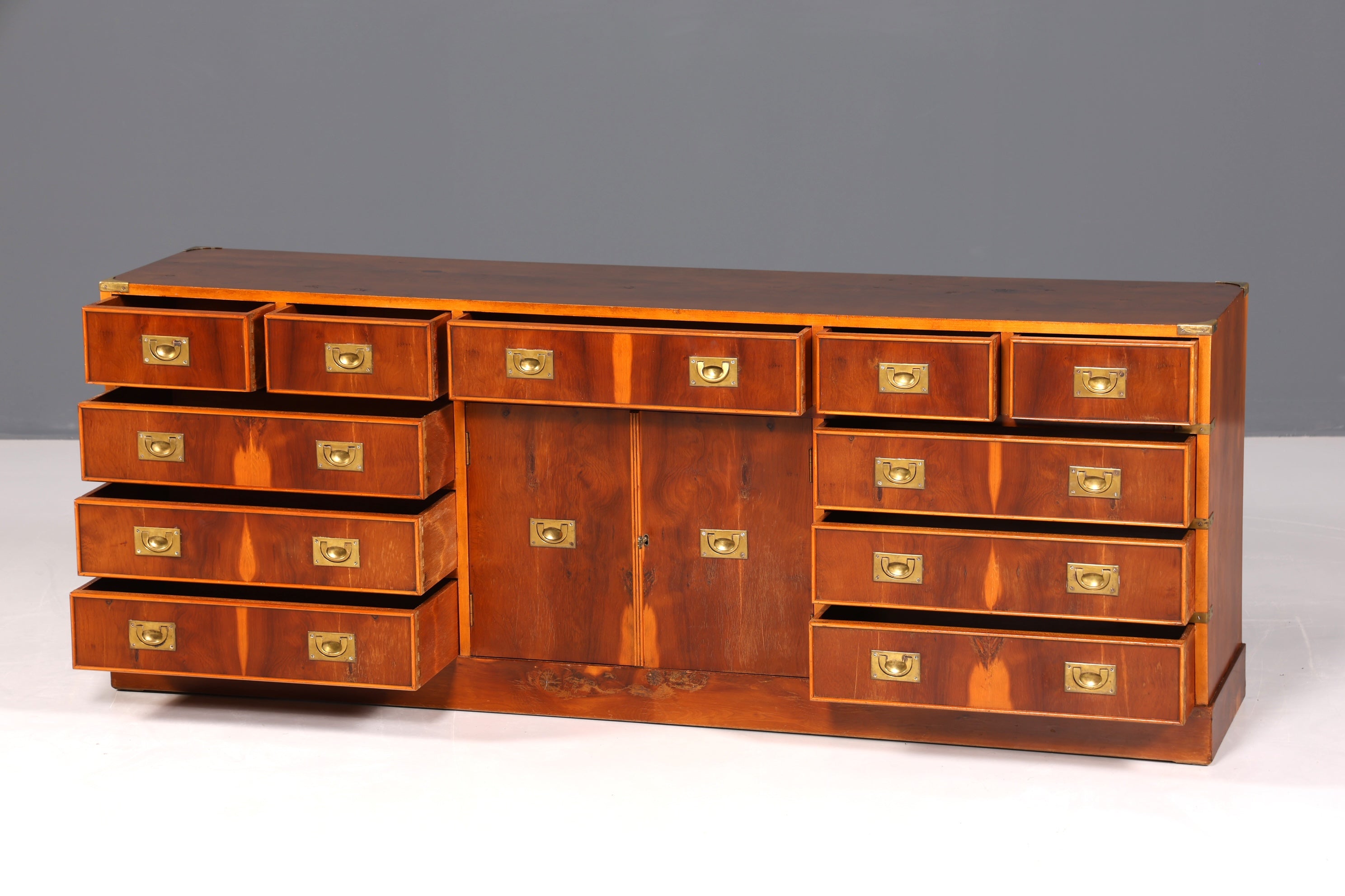 Traumhaftes XXL Maritim Sideboard Englische Schiffs Kommode Englisch Antik Schrank Military Chest