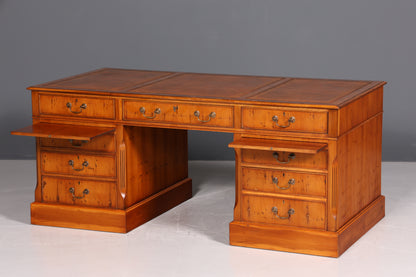 Bureau anglais de rêve, bureau en if anglais, plateau en cuir, bureau de style ancien