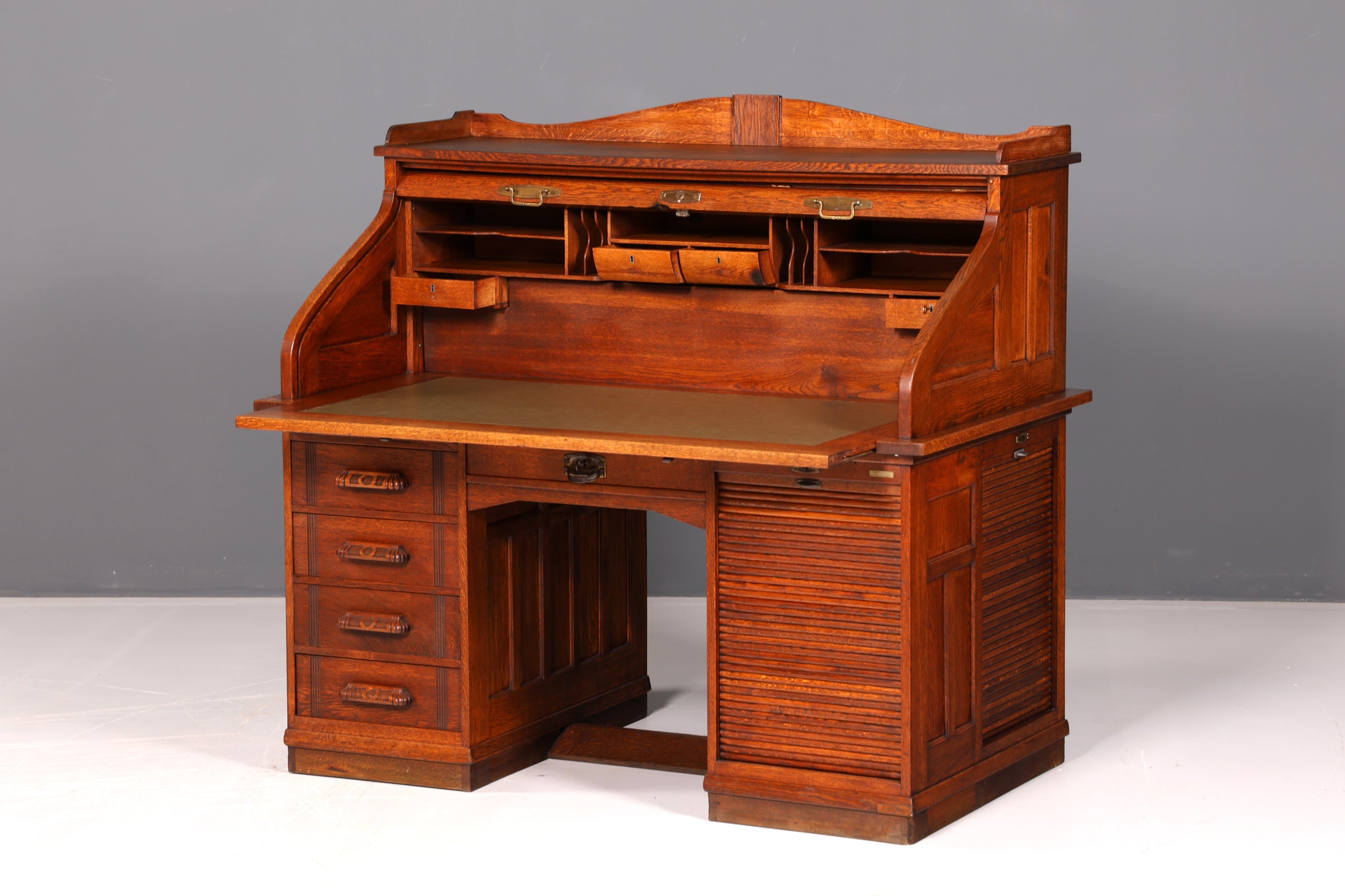Magnifique secrétaire de style Bauhaus, bureau Art déco, secrétaire à rideau, antiquité vintage en chêne
