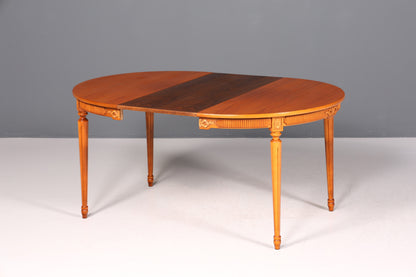 Belle table de cuisine extensible de style gustavien, table de salle à manger en if de style ancien