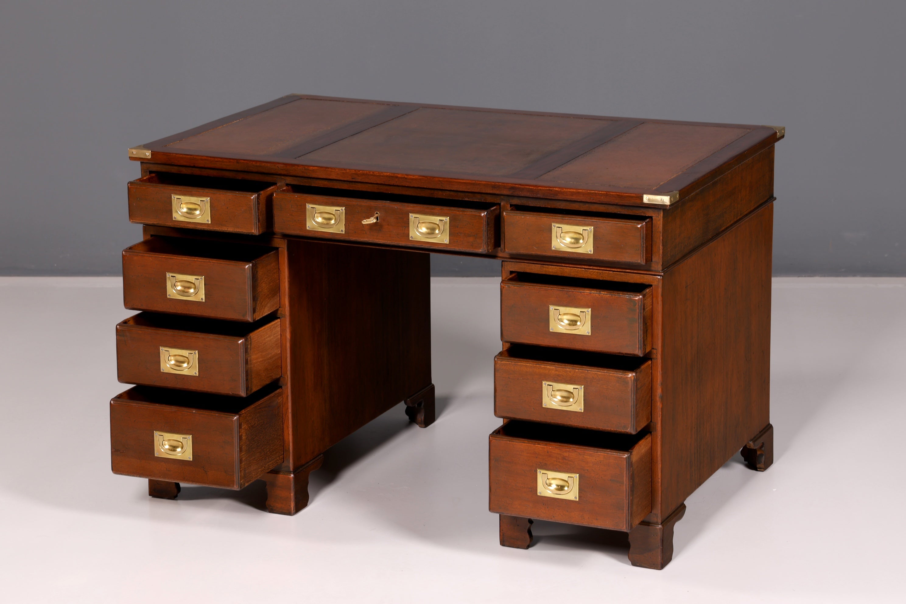 Edler Englischer Schreibtisch Military Chest Echt Lederauflage Bürotisch Office Table Maritim Antik Vintage