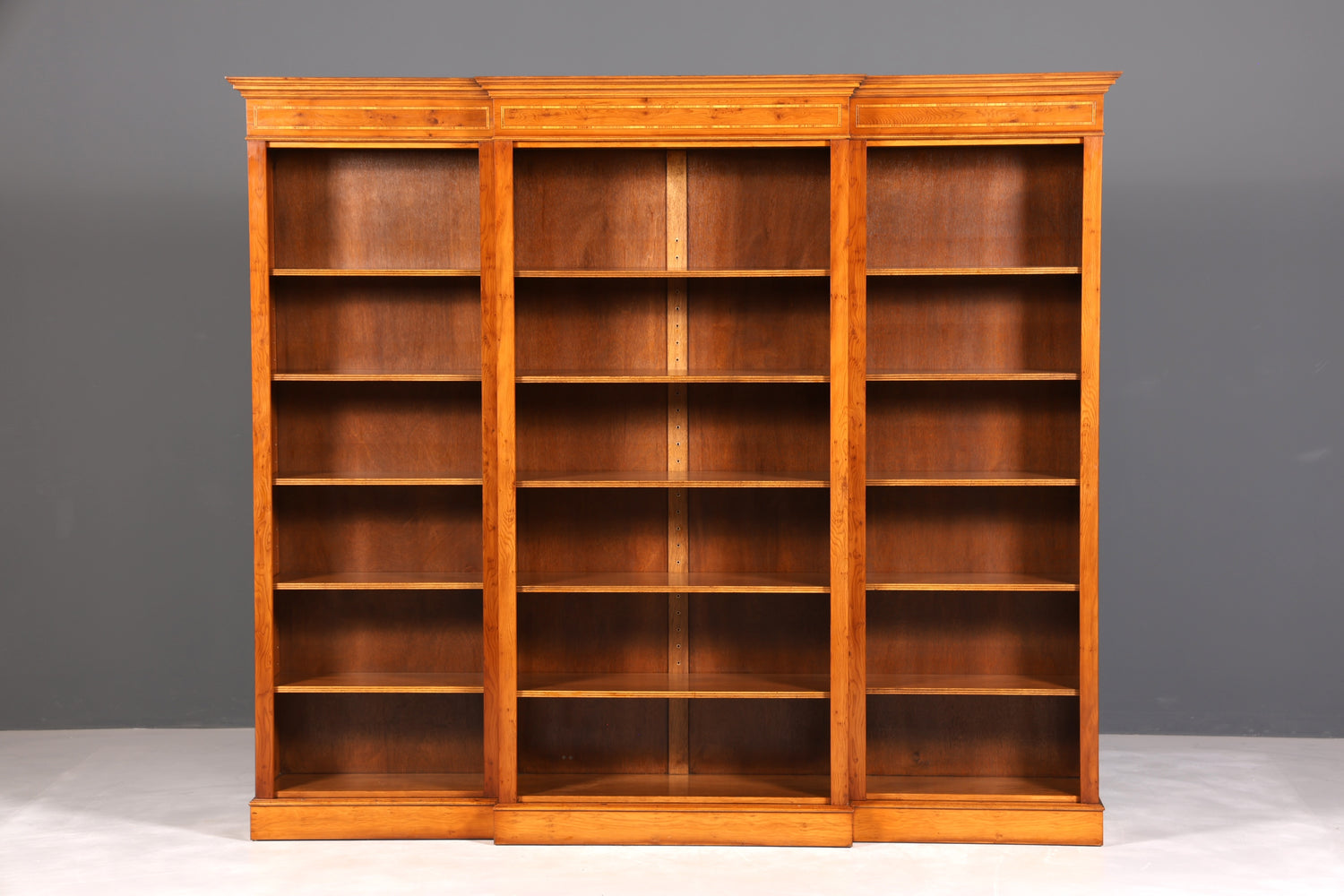 Wunderschönes XXL Englisches Bücherregal Antik Regal Bookshelf Buchablage 60s