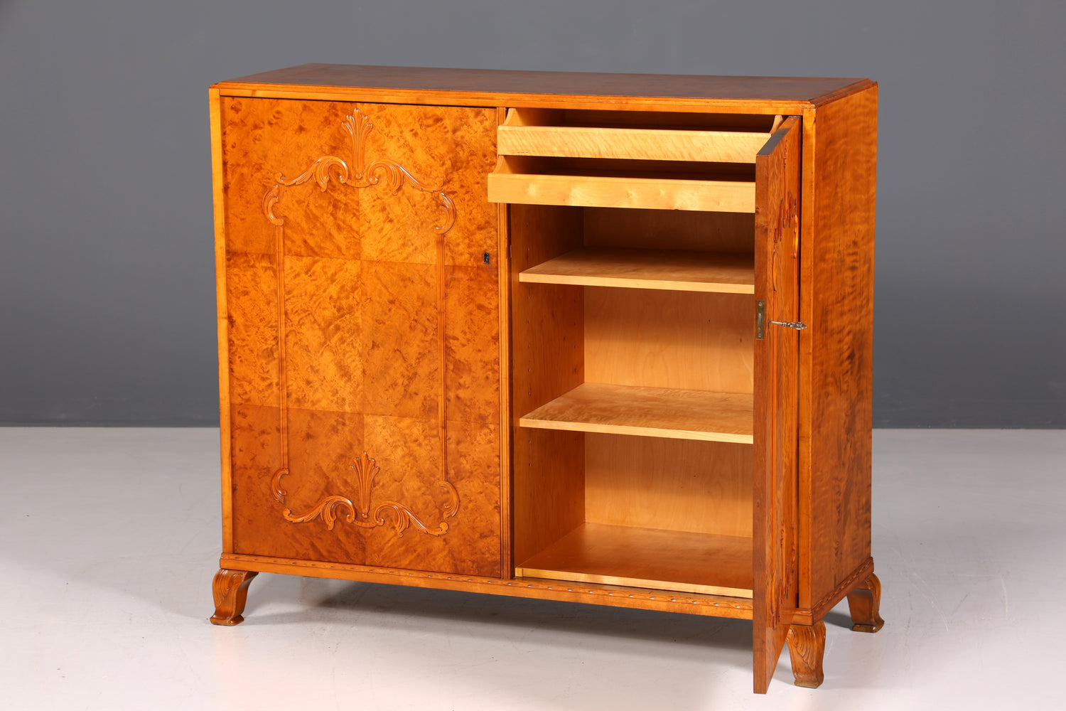 Stilvoller Original Art Deco Schrank Vertiko Sideboard um 1930 Highboard Kommode Aktenschrank Wäscheschrank