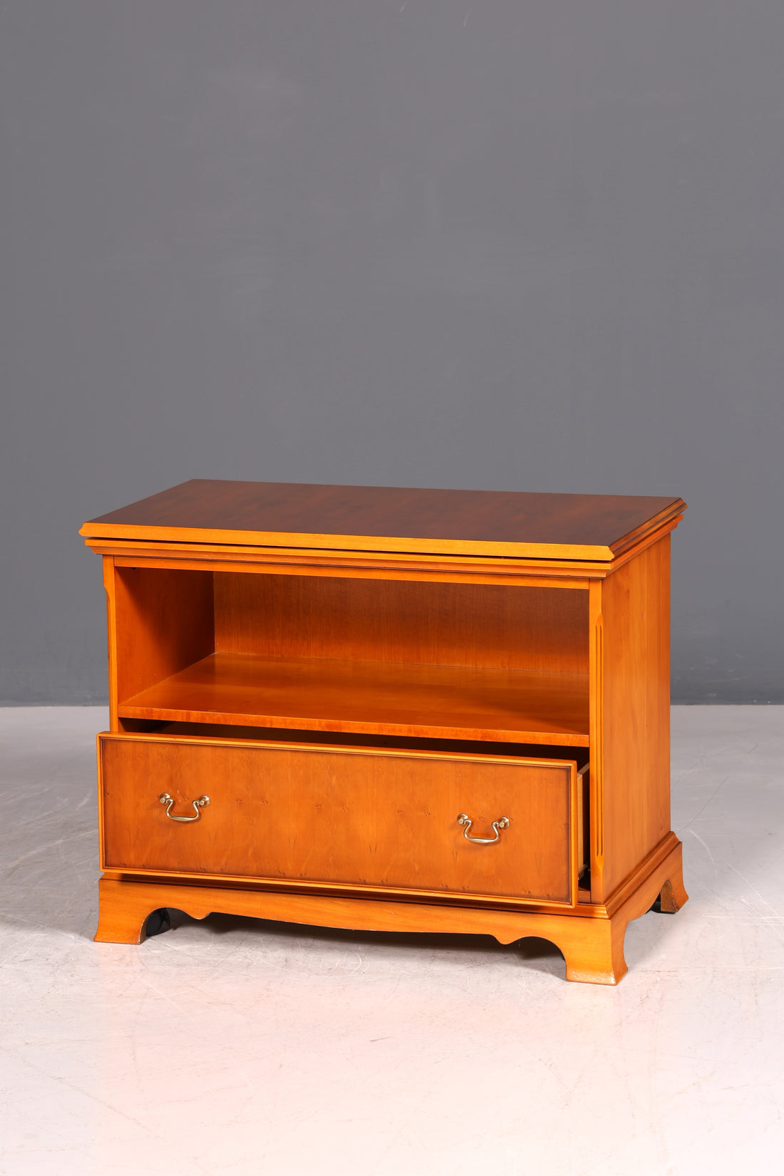 G022 Finish cm Traumhafte Englische Eibe Kommode echt Holz Schrank Antik 60er Jahre Möbel